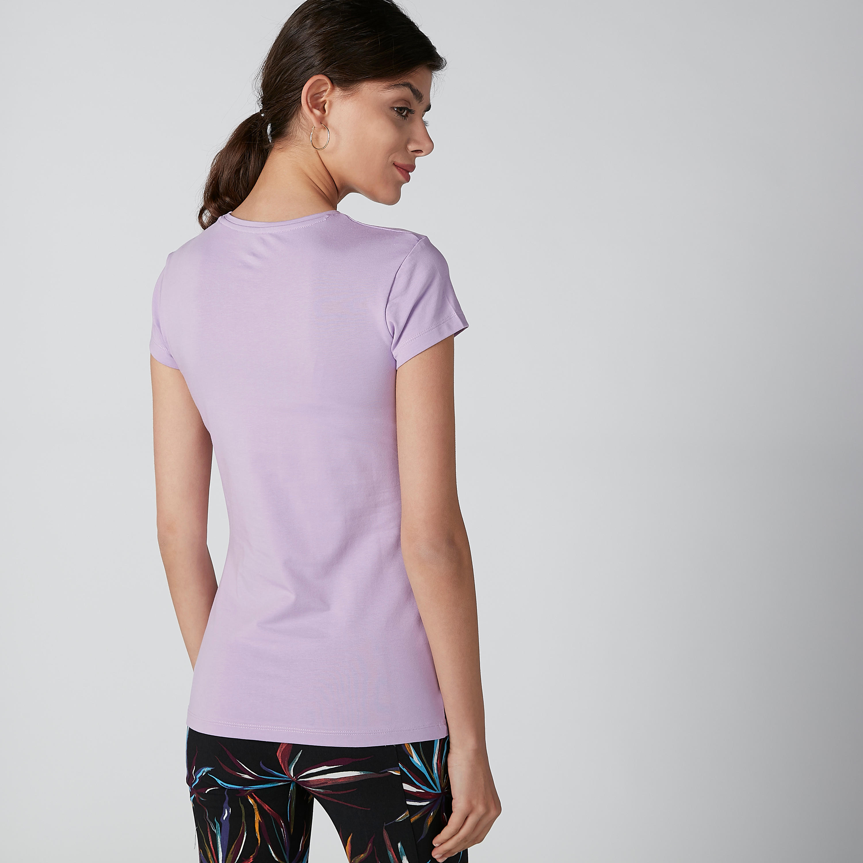 تيشيرت سادة بياقة مستديرة وأكمام كاب-women-clothing-tshirts-image-2