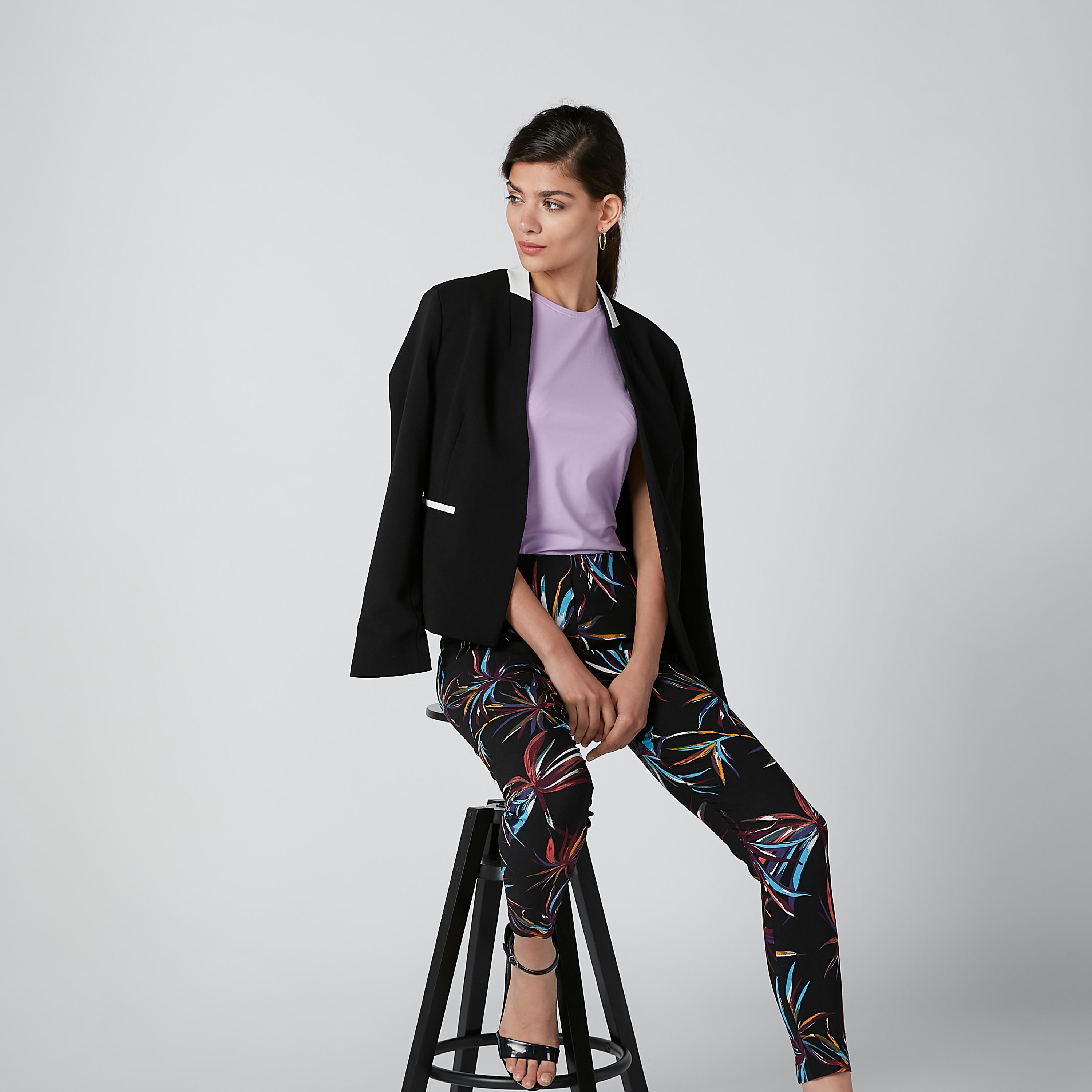 تيشيرت سادة بياقة مستديرة وأكمام كاب-women-clothing-tshirts-image-1