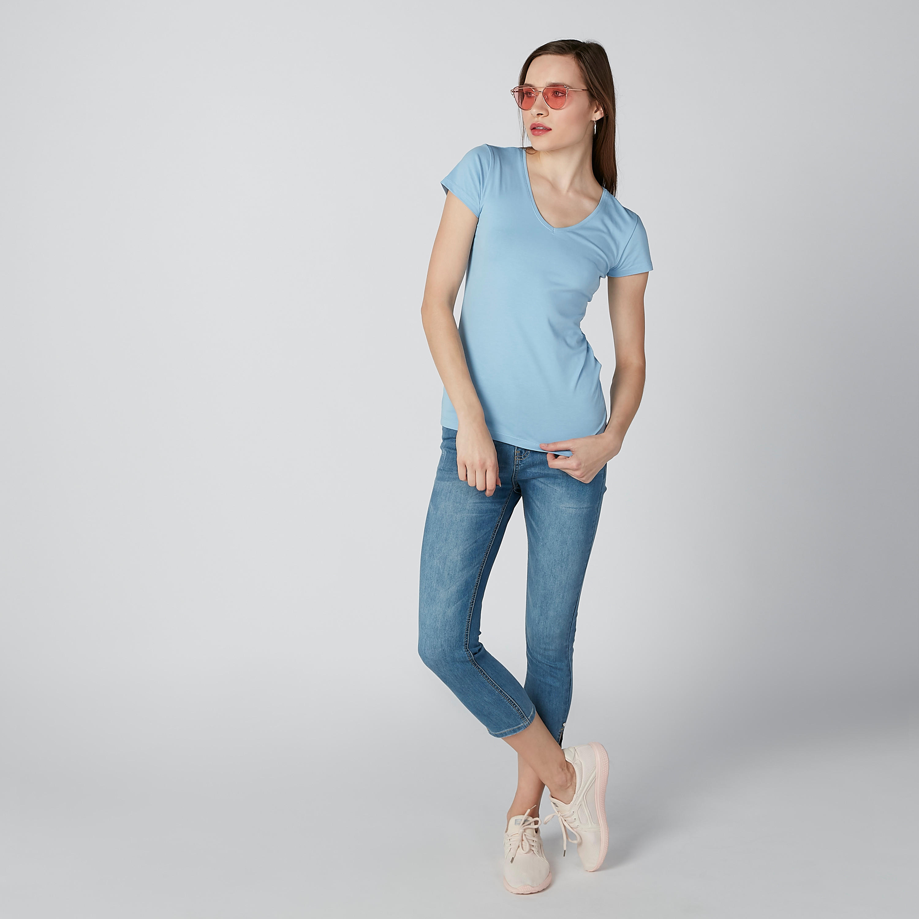 تيشيرت سادة بياقة V وأكمام كاب-women-clothing-tshirts-image-3