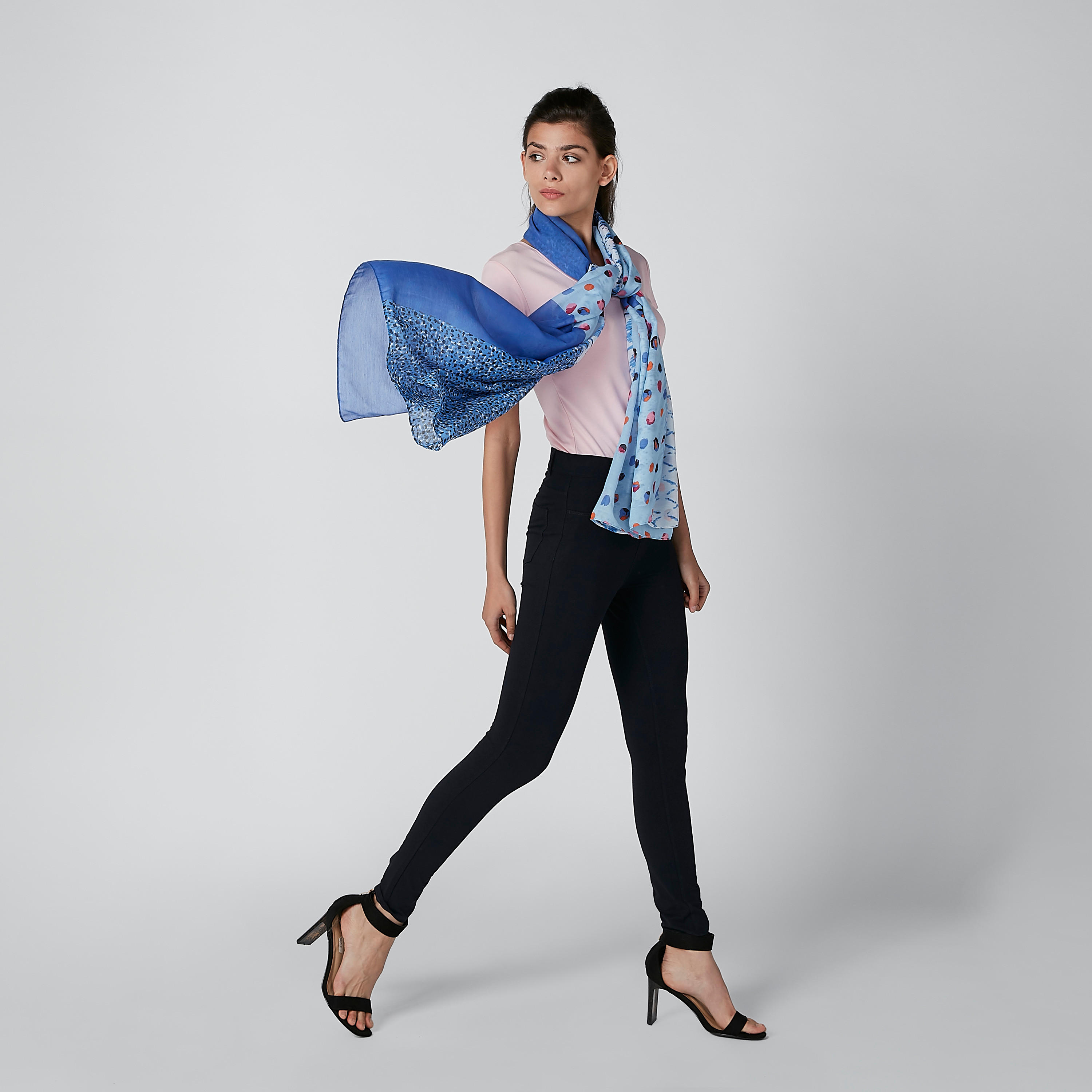 تيشيرت سادة بياقة V وأكمام قصيرة-women-clothing-tshirts-image-1