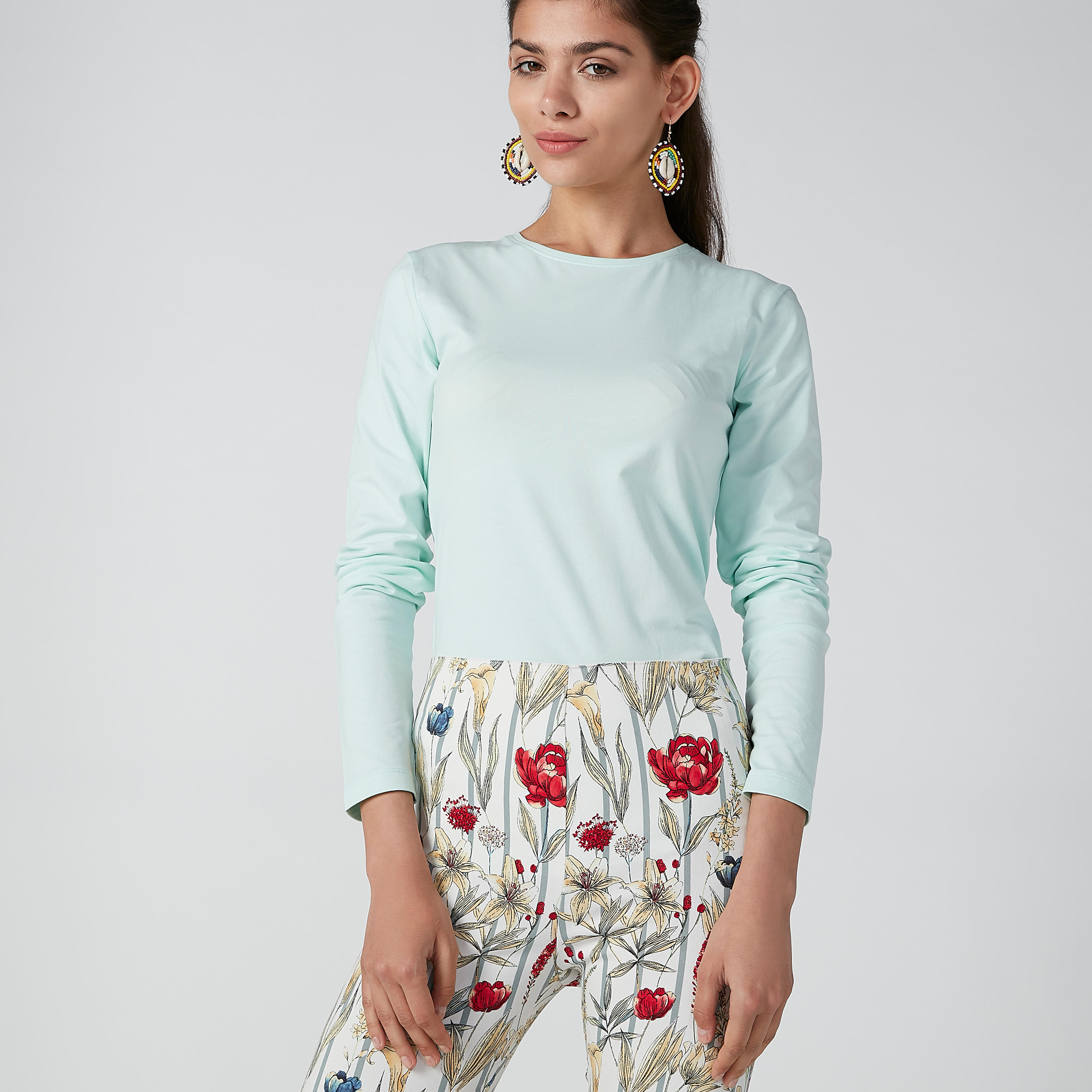 تيشيرت سادة بياقة مستديرة وأكمام قصيرة-women-clothing-tshirts-image-1