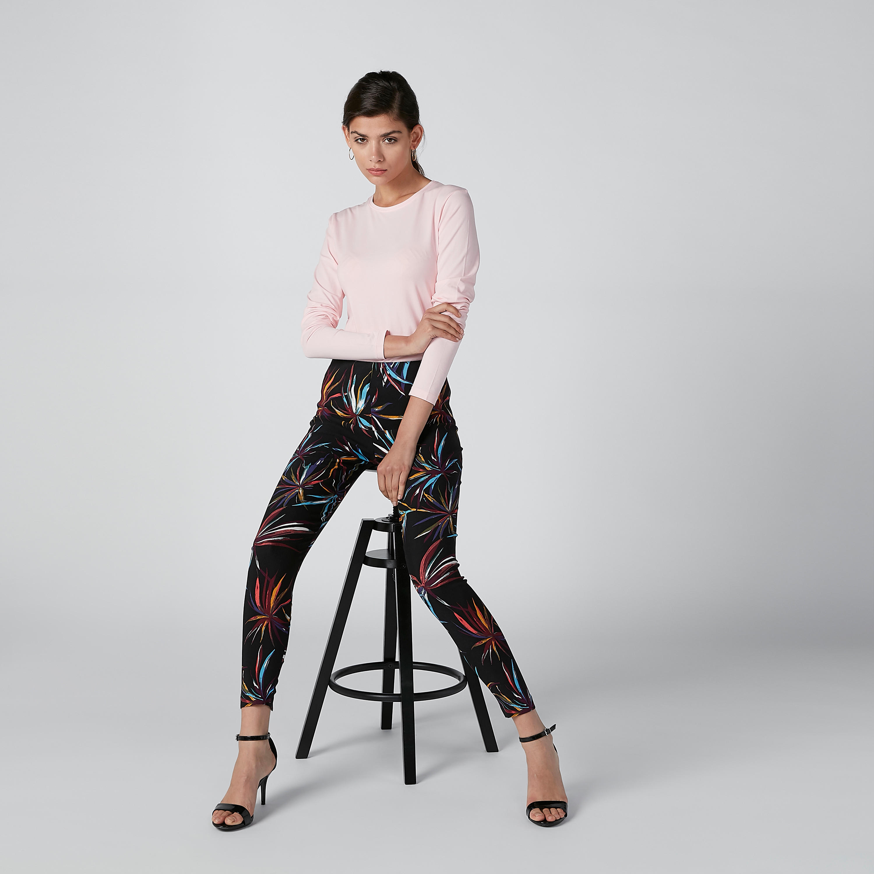 تيشيرت سادة بياقة مستديرة وأكمام طويلة-women-clothing-tshirts-image-1