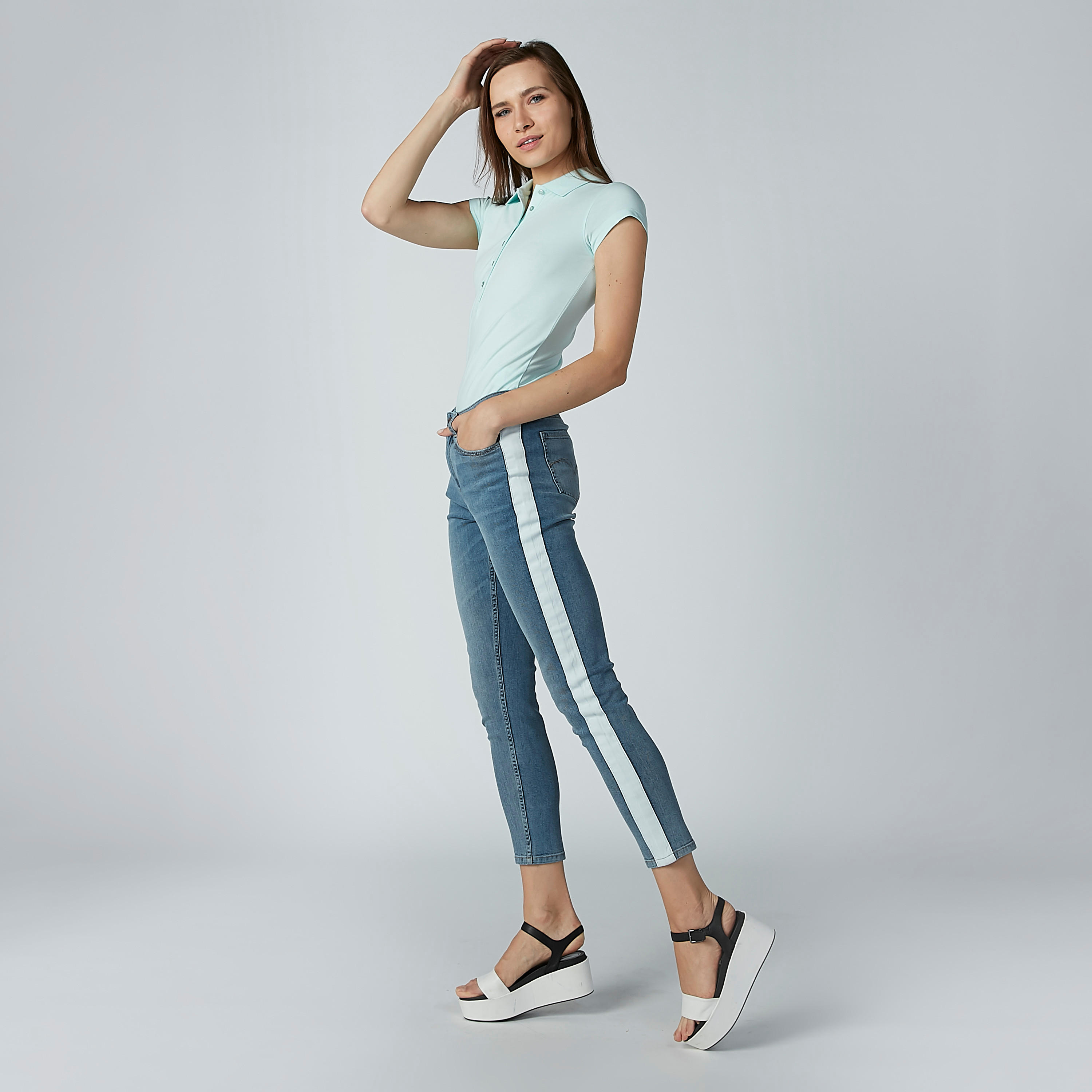 تيشيرت سادة بياقة بولو وأكمام كاب-women-clothing-tshirts-image-2