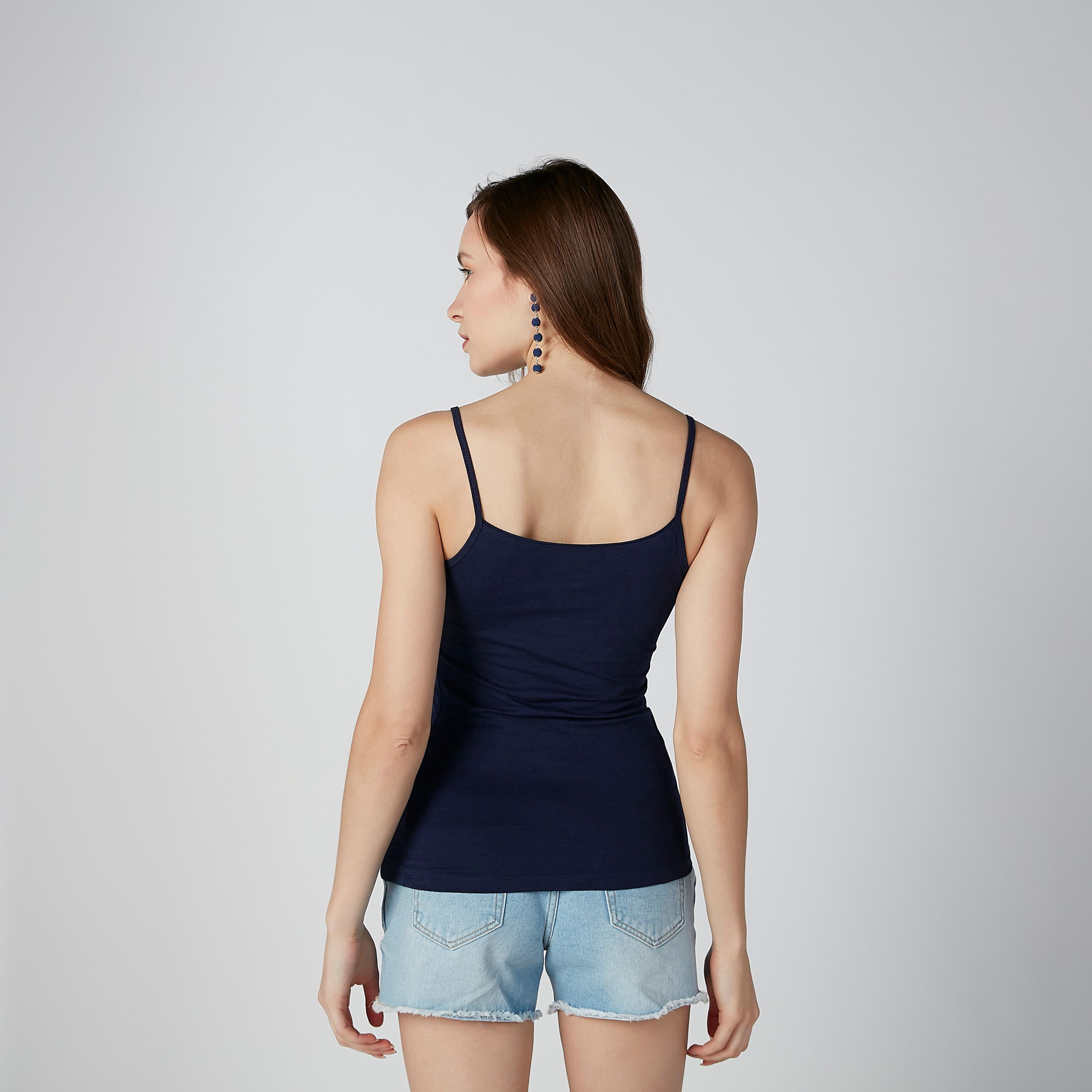 بلوزة سادة بياقة عميقة وحمّالات رفيعة-women-clothing-tshirts-image-2