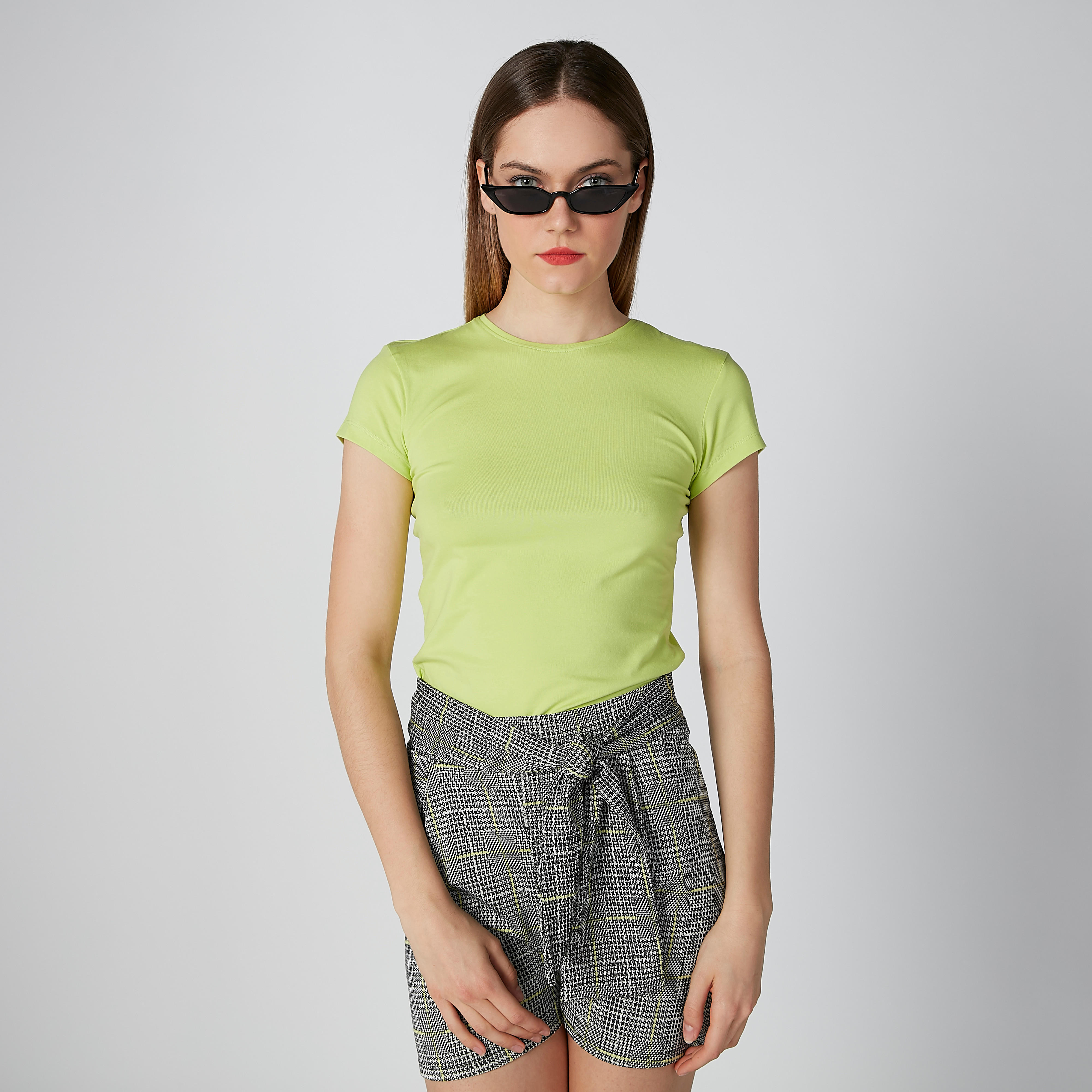 تيشيرت سادة بياقة مستديرة وأكمام كاب-women-clothing-tshirts-image-3