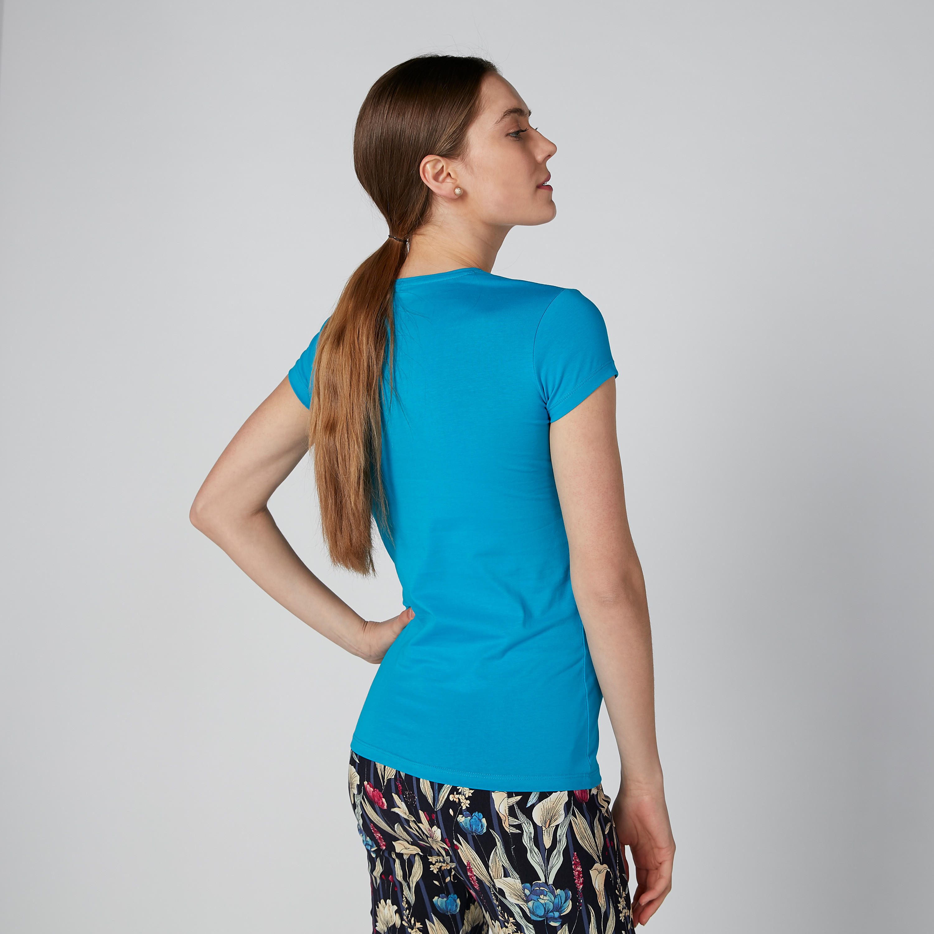 تيشرت سادة بياقة ضيّقة-women-clothing-tshirts-image-2