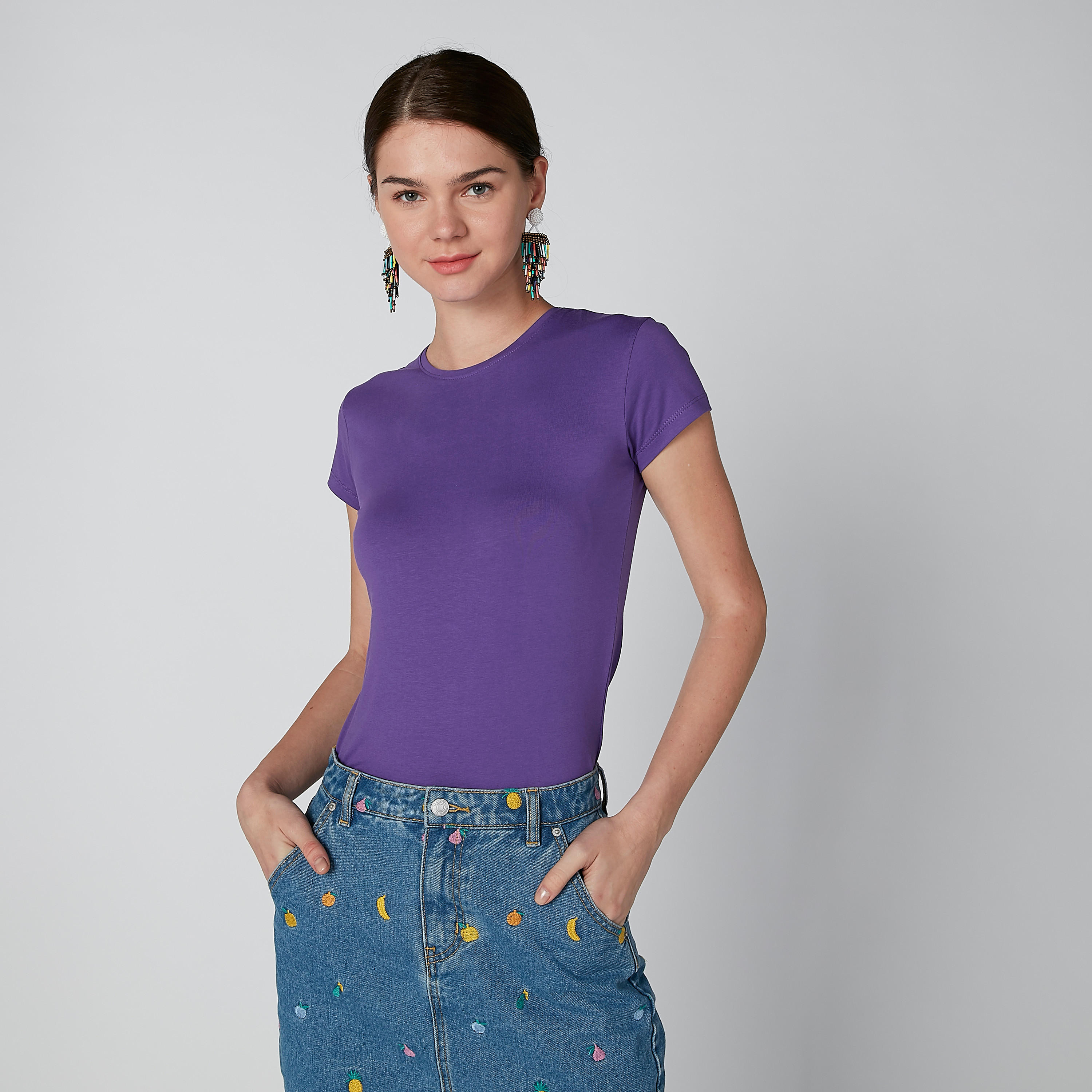 تيشيرت سادة بياقة ضيّقة وأكمام كاب-women-clothing-tshirts-image-3