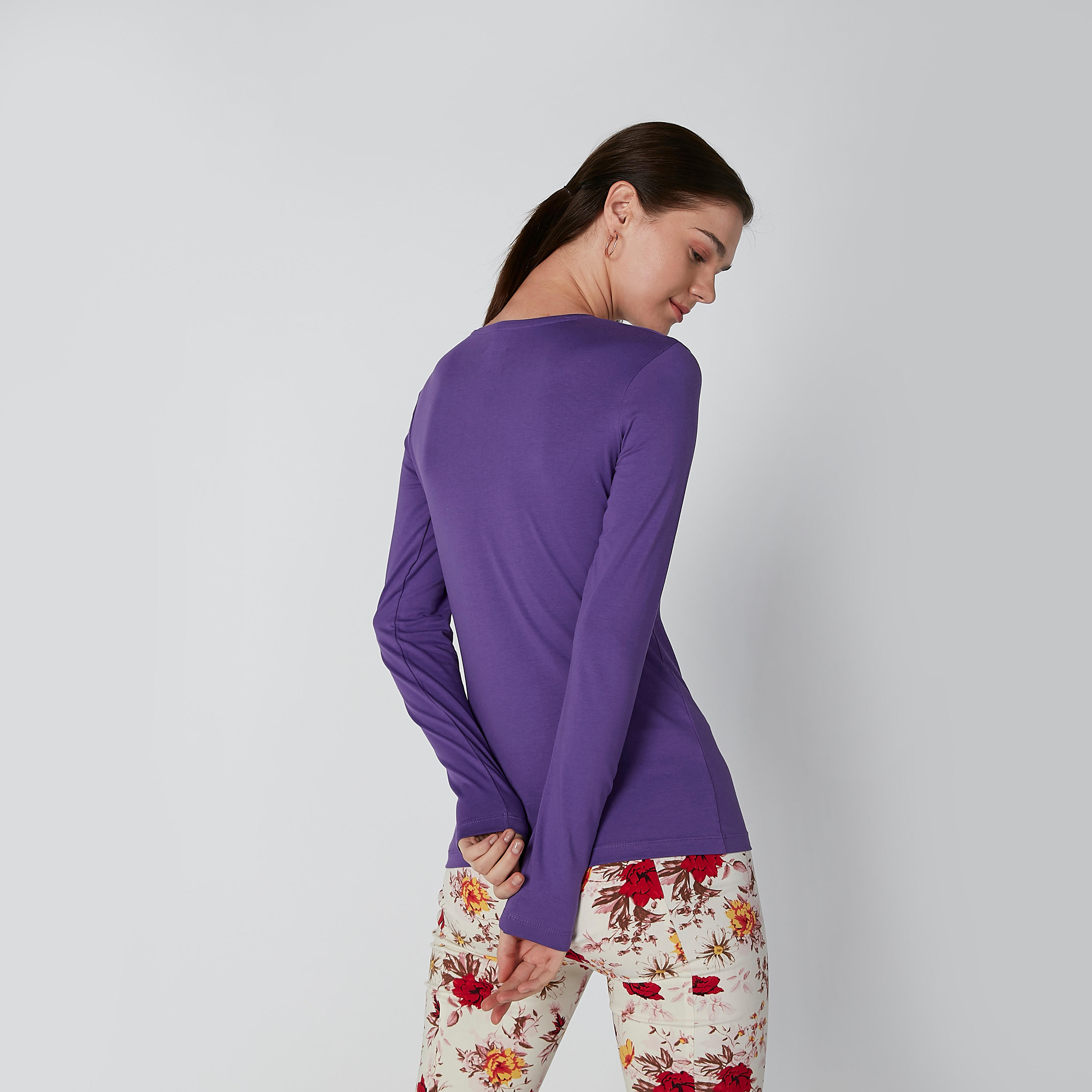 تيشيرت بياقة مستديرة وأكمام قصيرة-women-clothing-tshirts-image-2