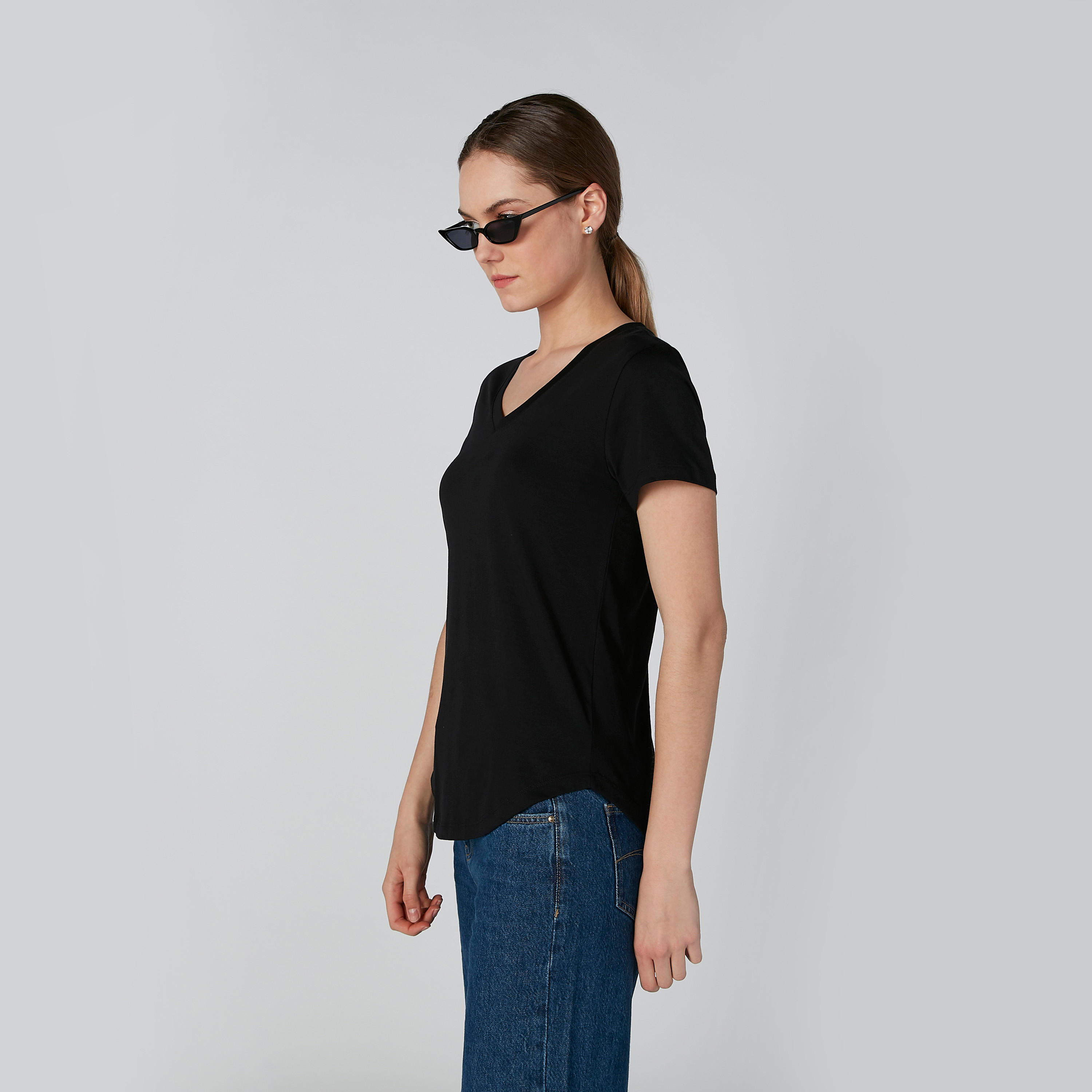 تيشيرت سادة بياقة في وأكمام قصيرة-women-clothing-tshirts-image-1