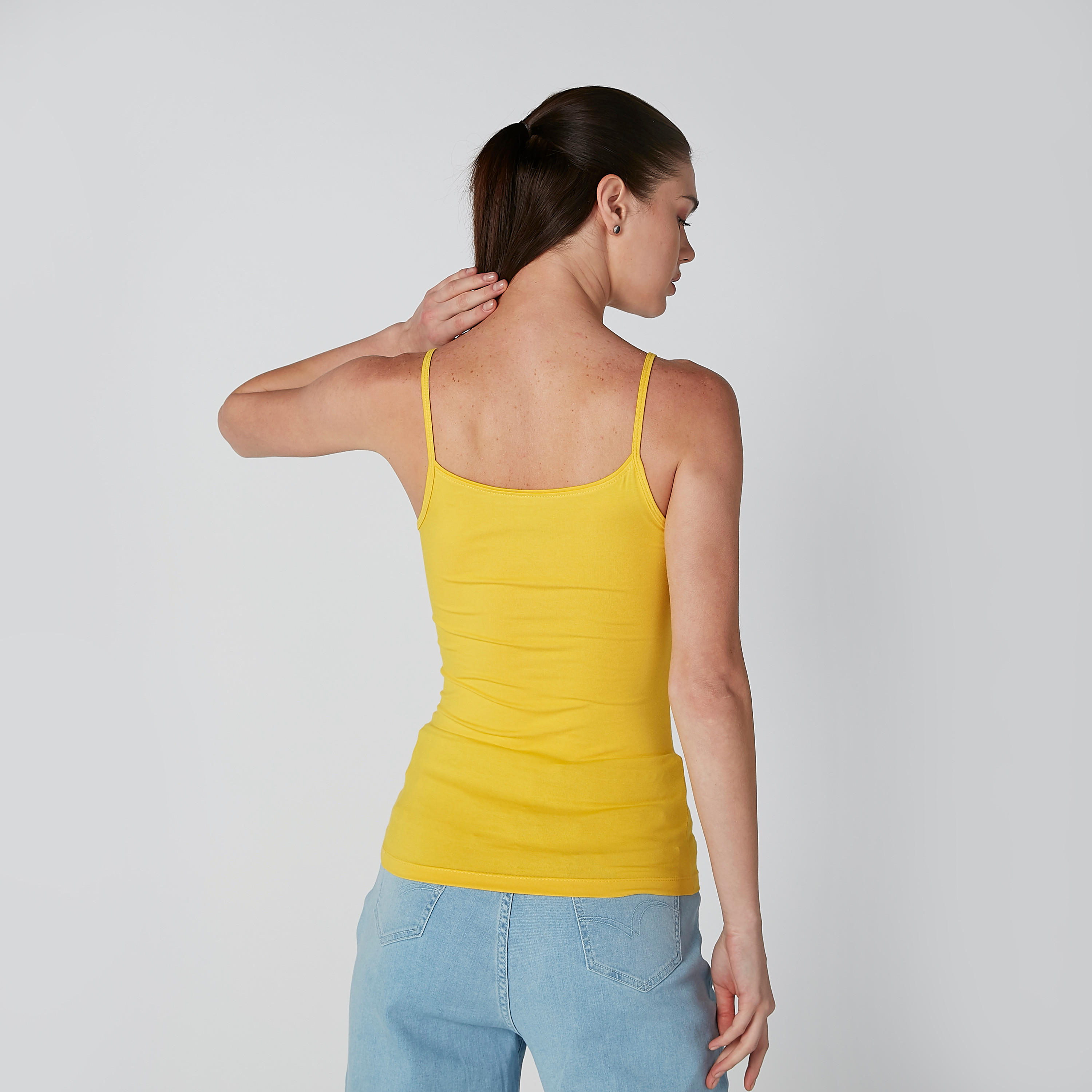 بلوزة كامي بحمّالات رفيعة وياقة عميقة-women-clothing-tshirts-image-2
