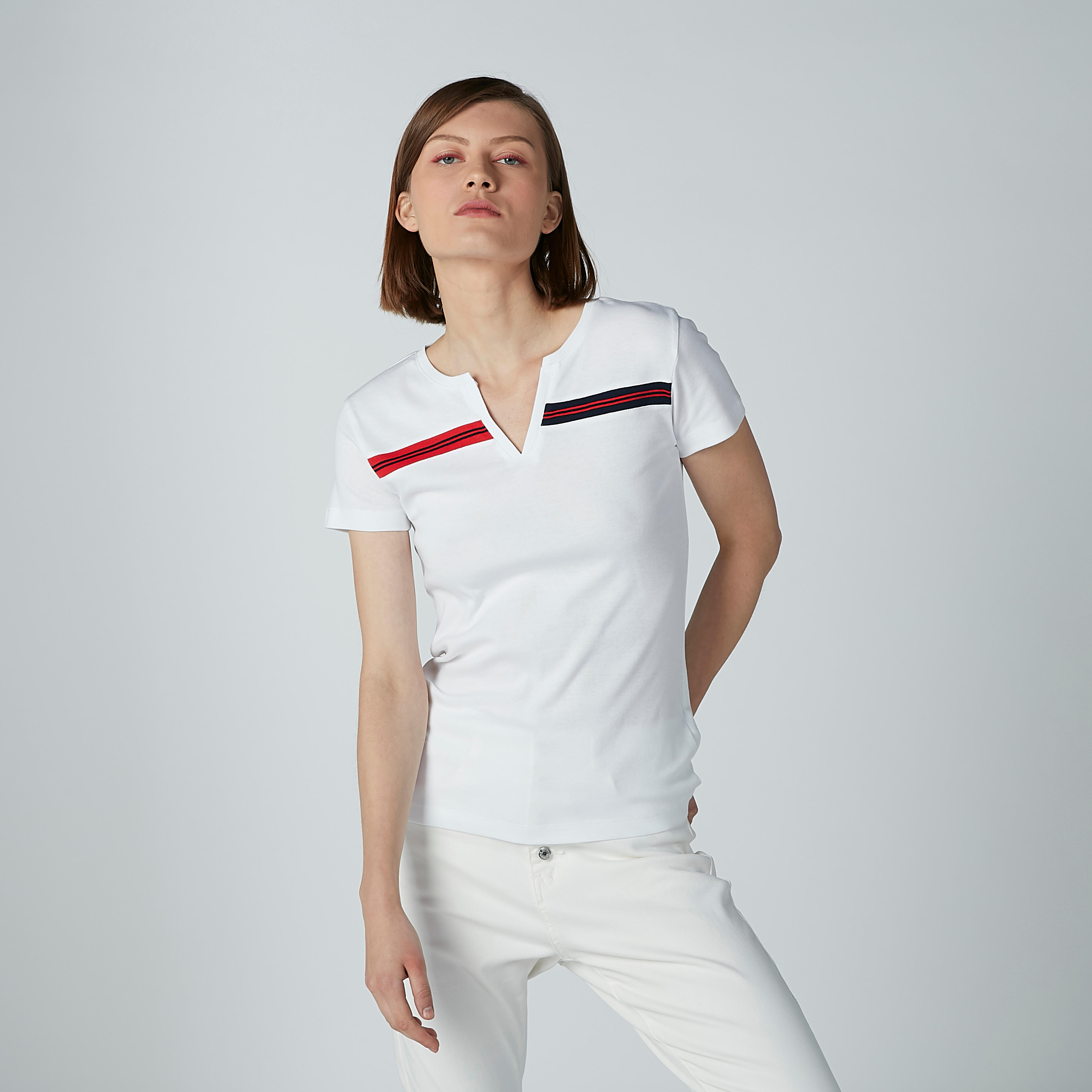 تيشيرت سادة بياقة V وأكمام قصيرة-women-clothing-tshirts-image-2