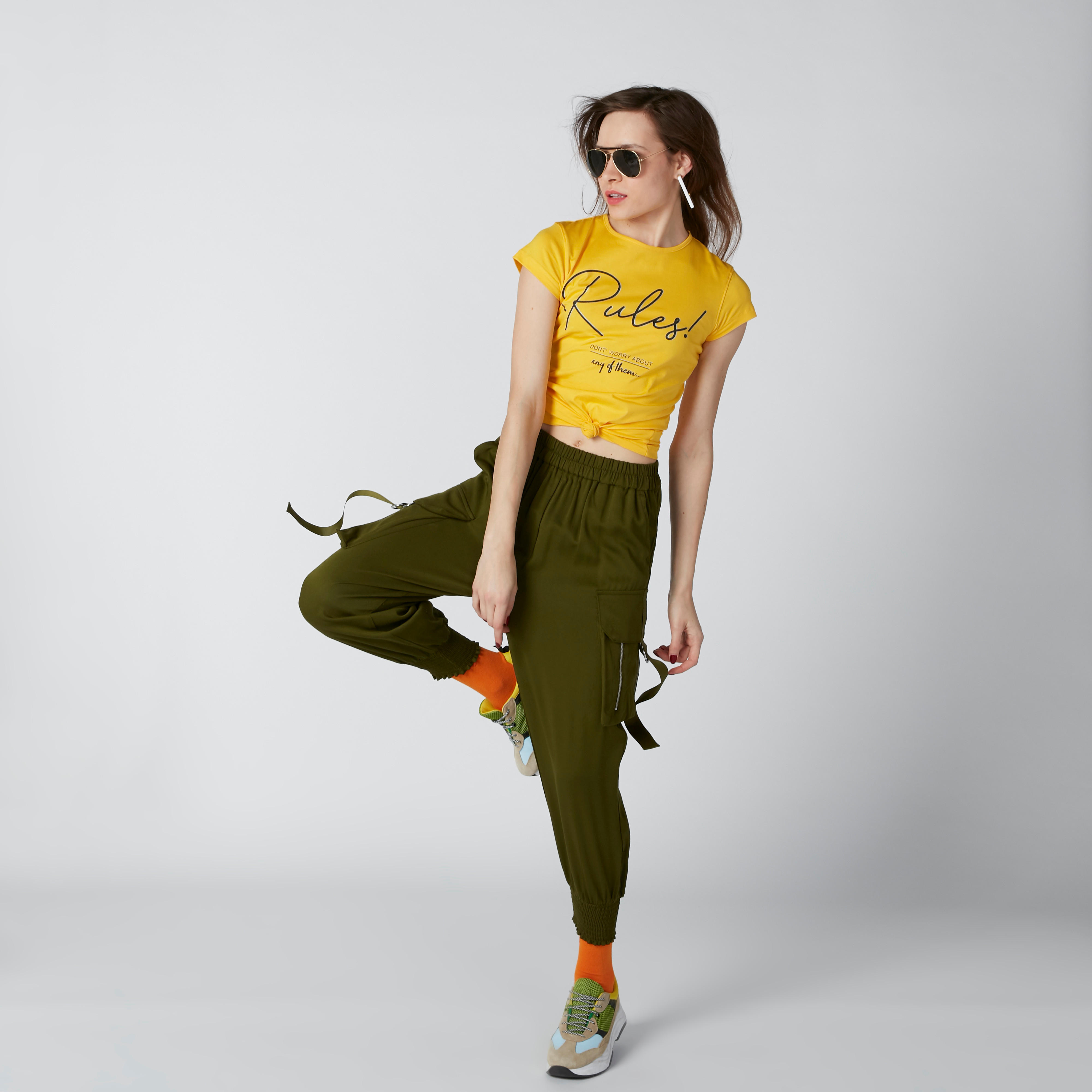 تيشيرت بقصّة سليم وياقة مستديرة وطبعات-women-clothing-tshirts-image-1
