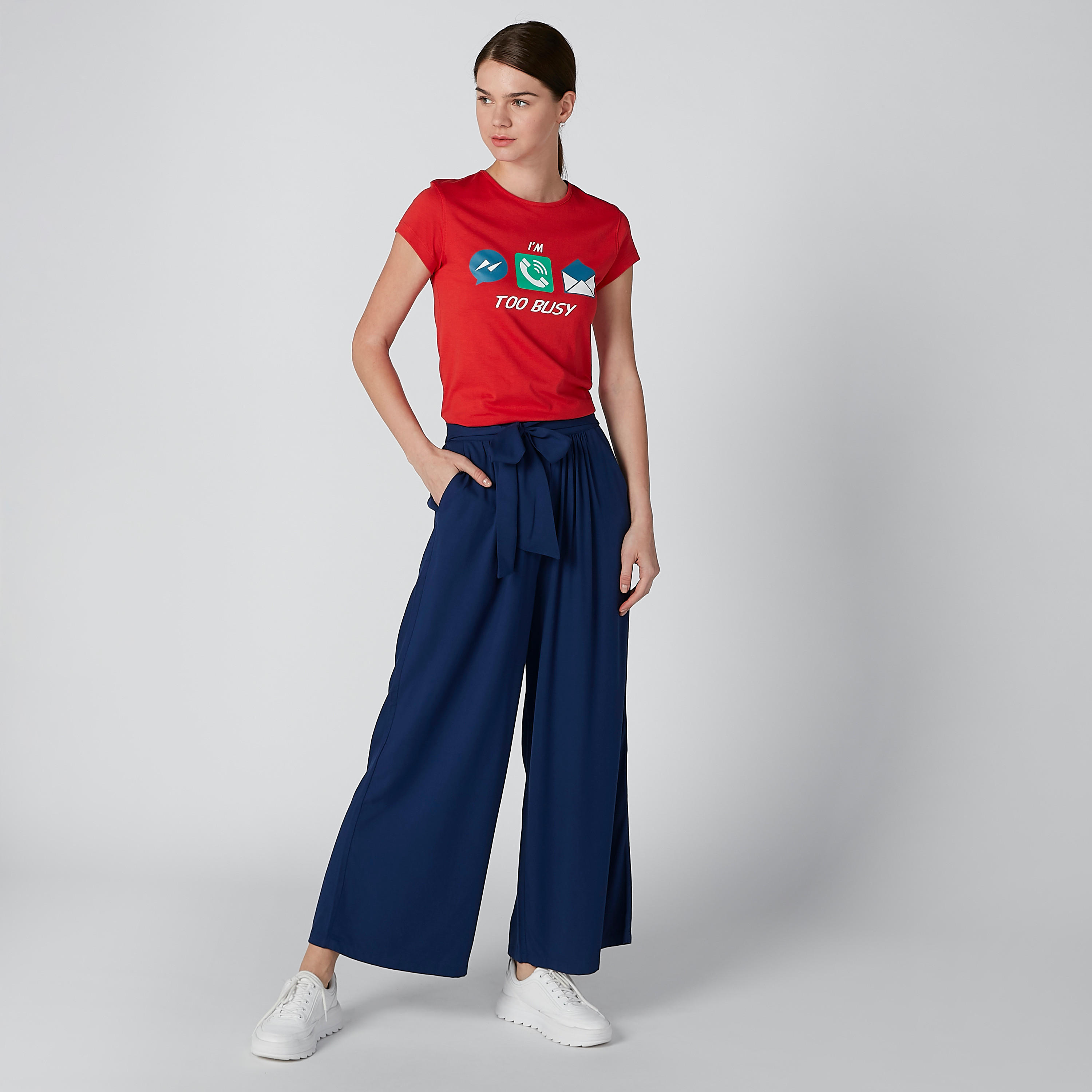 تيشيرت بياقة مستديرة وأكمام كاب وطبعات-women-clothing-tshirts-image-1