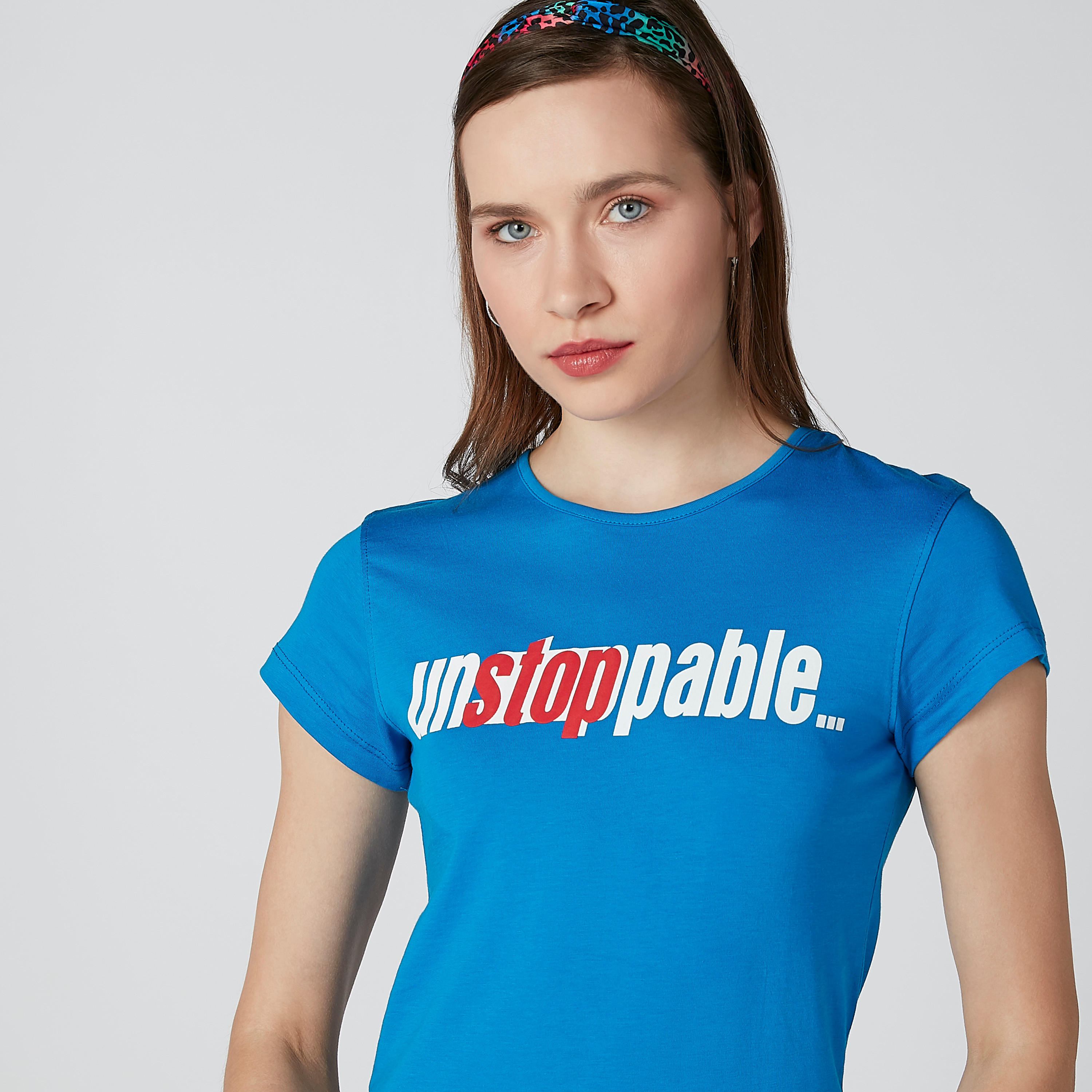 تيشيرت بياقة مستديرة وأكمام كاب وطبعات-women-clothing-tshirts-image-4