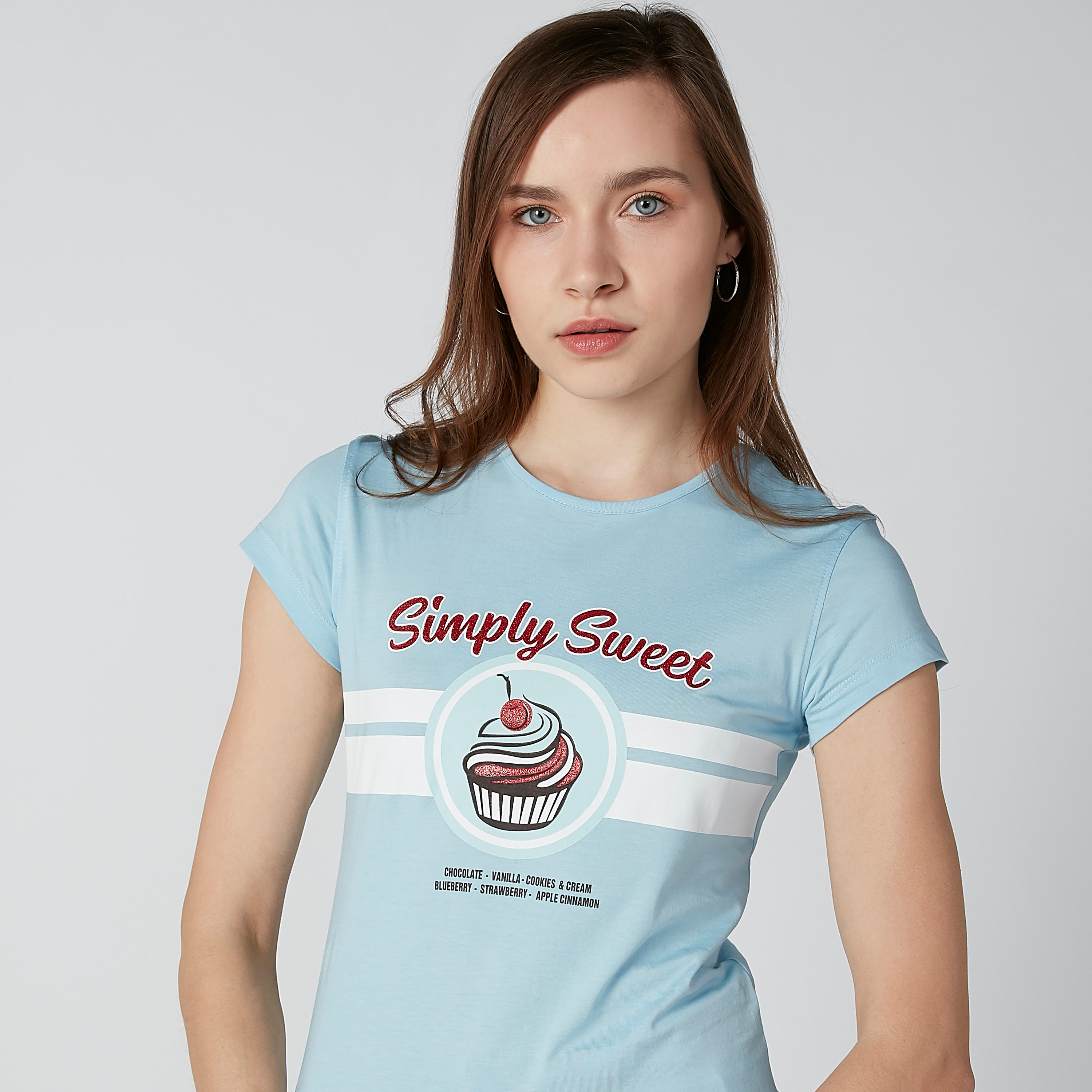 تيشيرت بياقة مستديرة وأكمام كاب وطبعات-women-clothing-tshirts-image-3