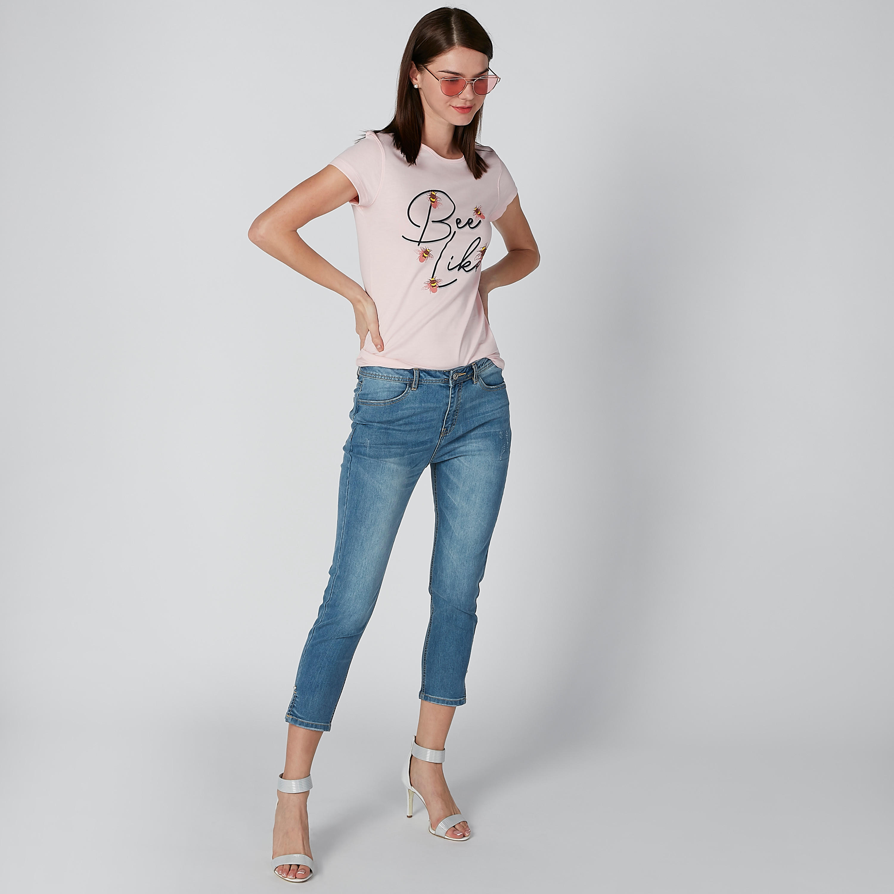 تيشيرت بياقة مستديرة وأكمام كاب وطبعات-women-clothing-tshirts-image-3