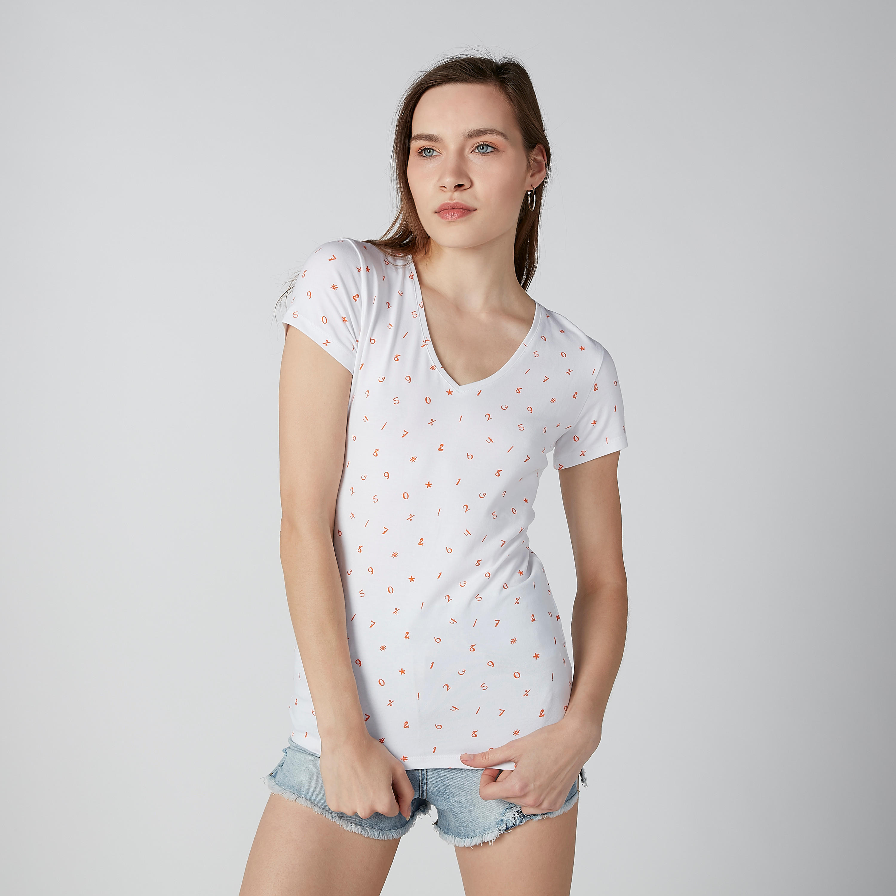 تيشيرت بياقة V وأكمام كاب وطبعات-women-clothing-tshirts-image-1