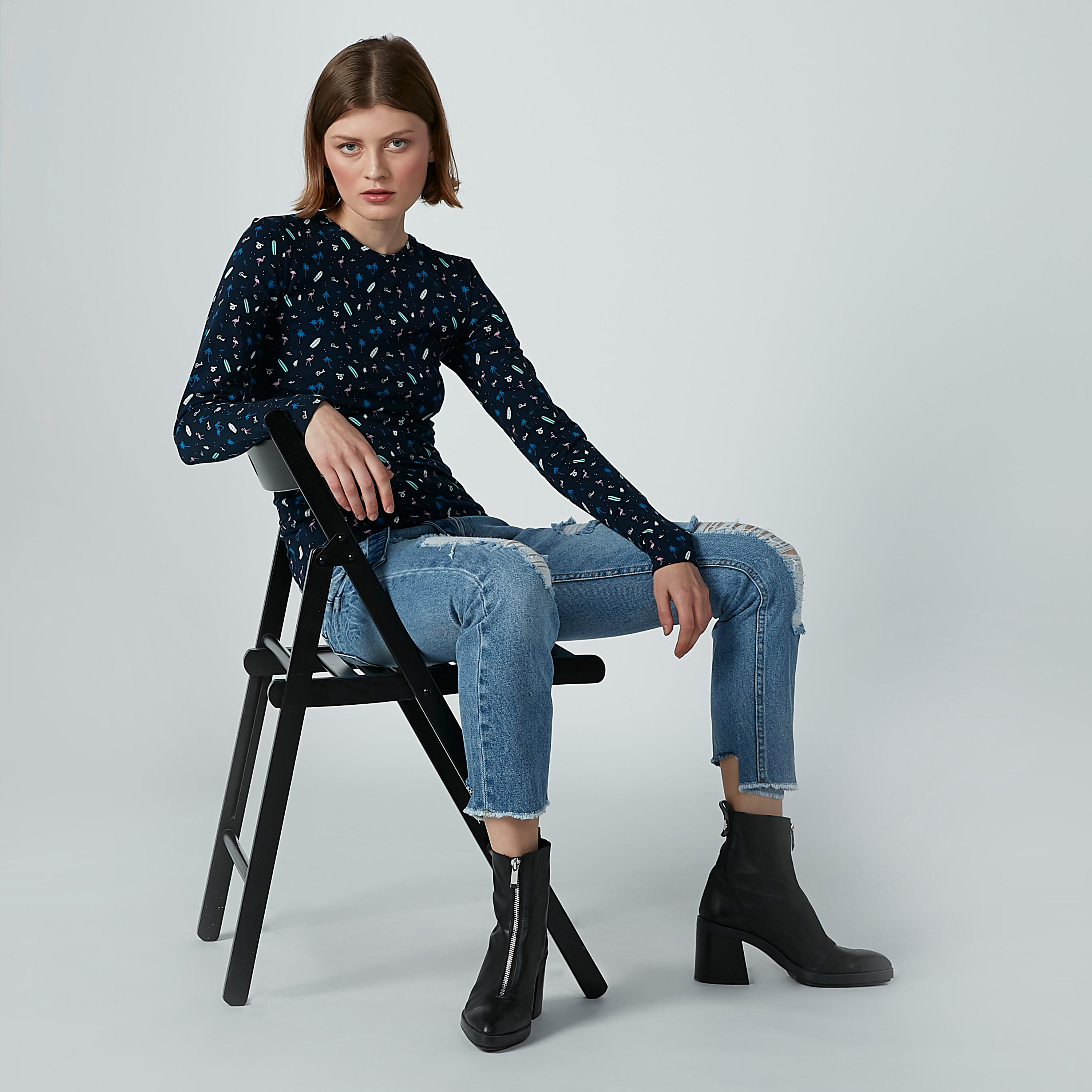 تيشيرت بياقة مستديرة وأكمام طويلة وطبعات-women-clothing-tshirts-image-1