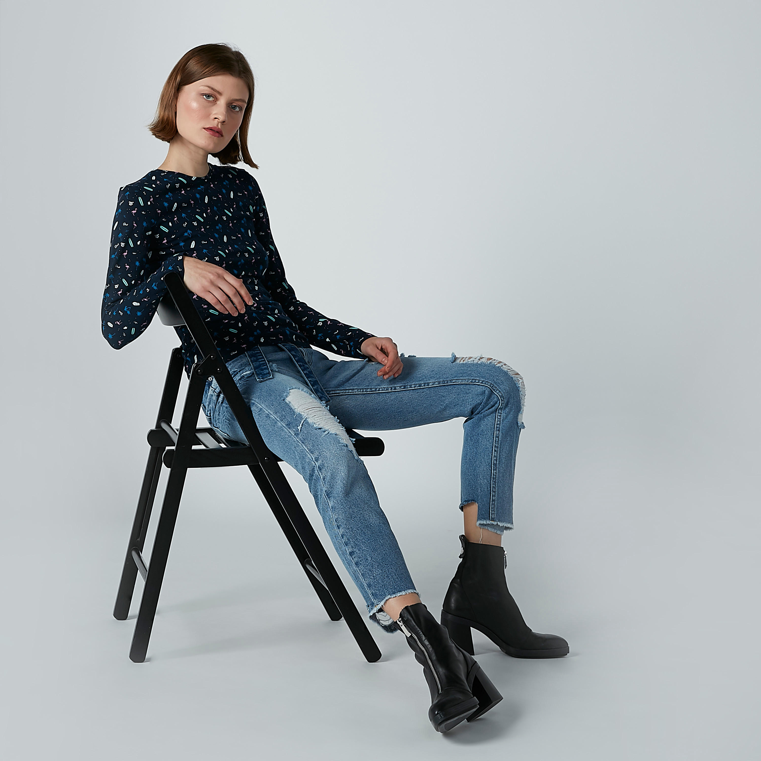 تيشيرت بياقة مستديرة وأكمام طويلة وطبعات-women-clothing-tshirts-image-4