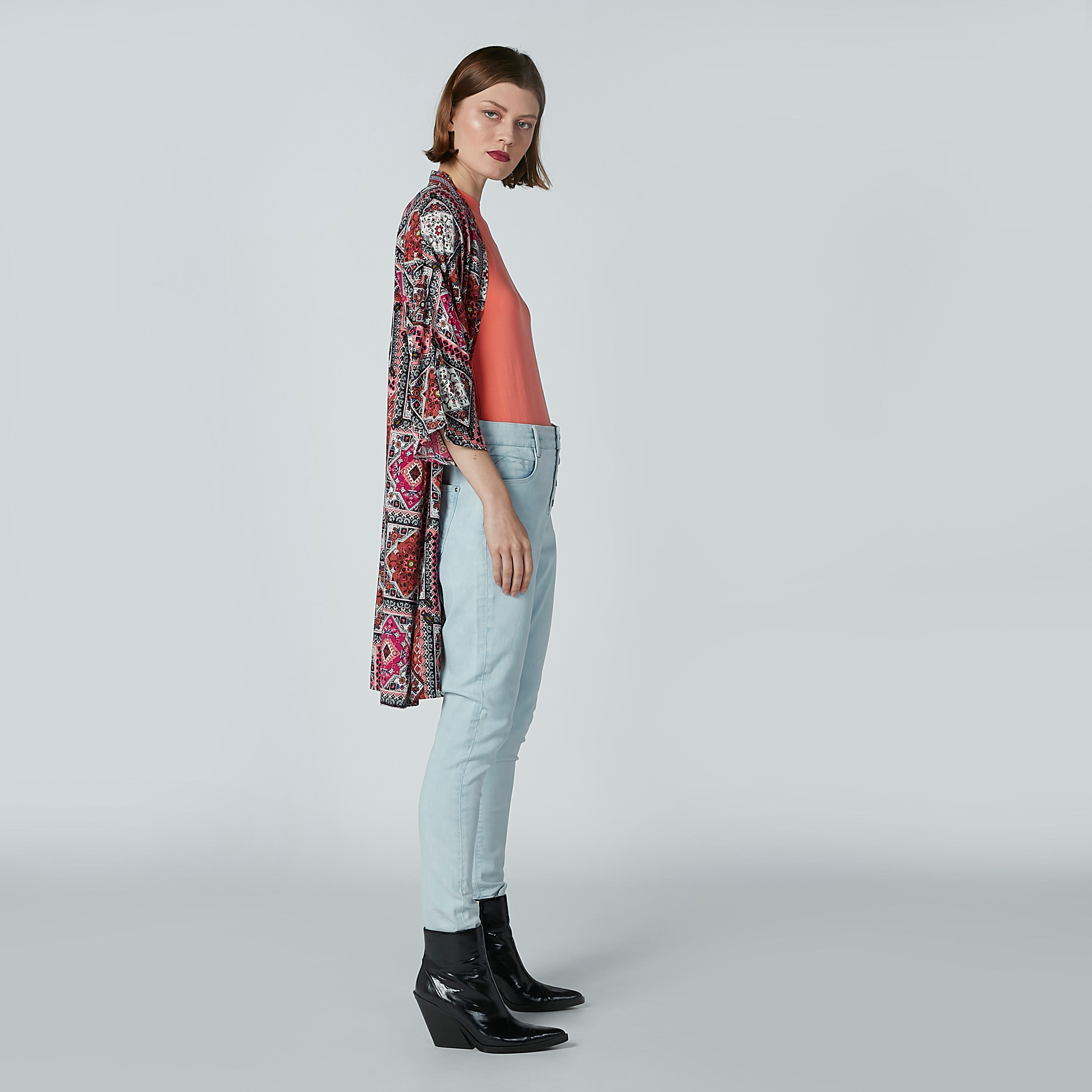تيشرت سادة بياقة مستديرة وأكمام قصيرة-women-clothing-tshirts-image-2