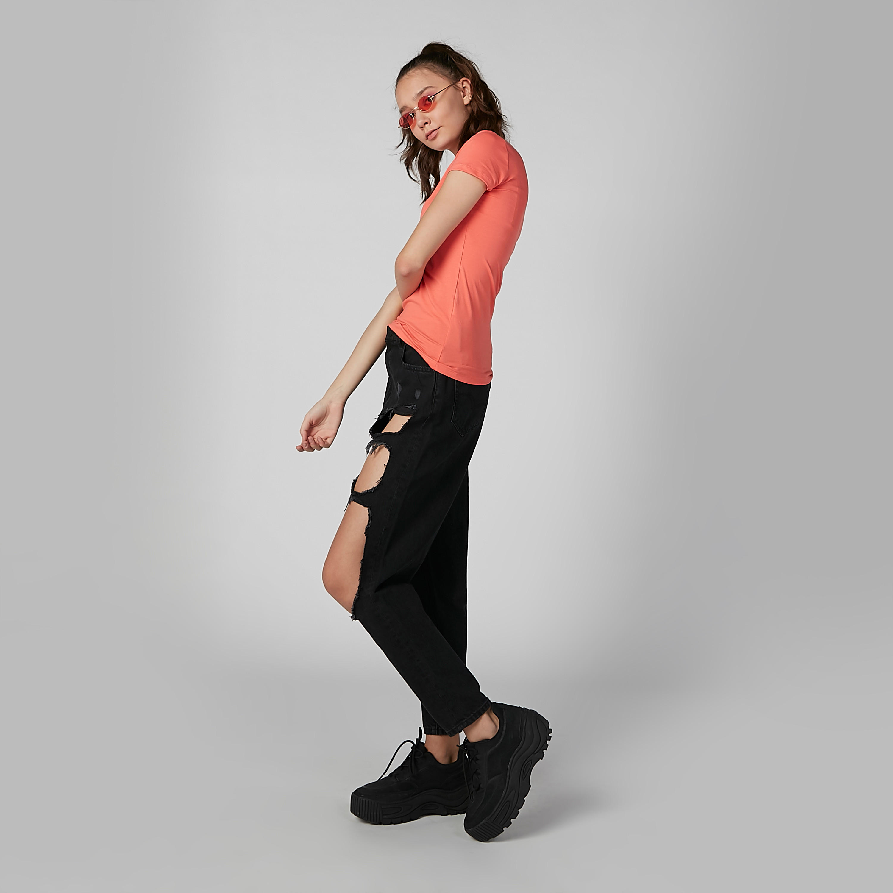 Plain T-shirt with V-neck and Short Sleeves-women-clothing-tshirts-image-2