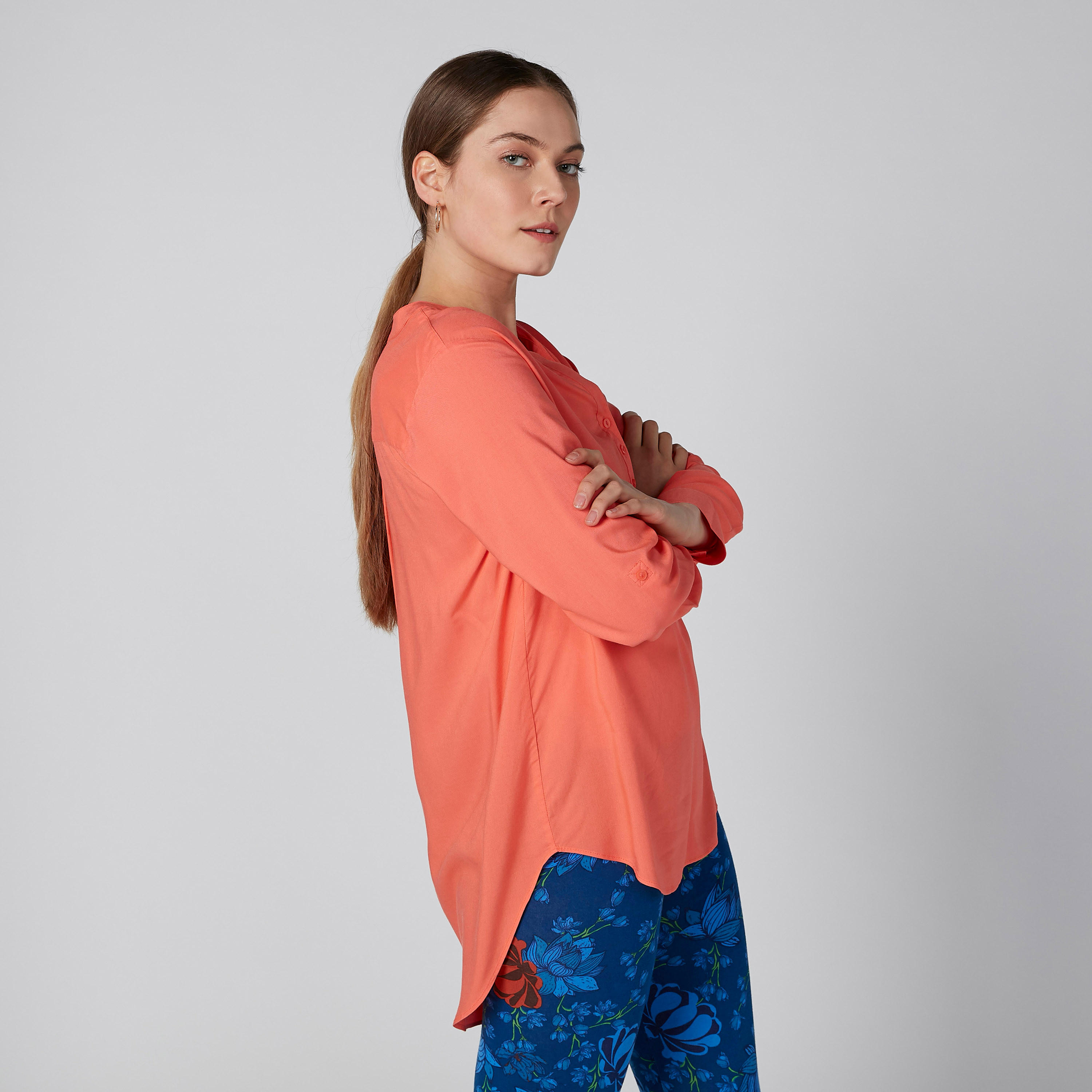 بلوزة سادة بياقة V وأكمام طويلة-women-clothing-shirtsandblouses-blouses-image-4