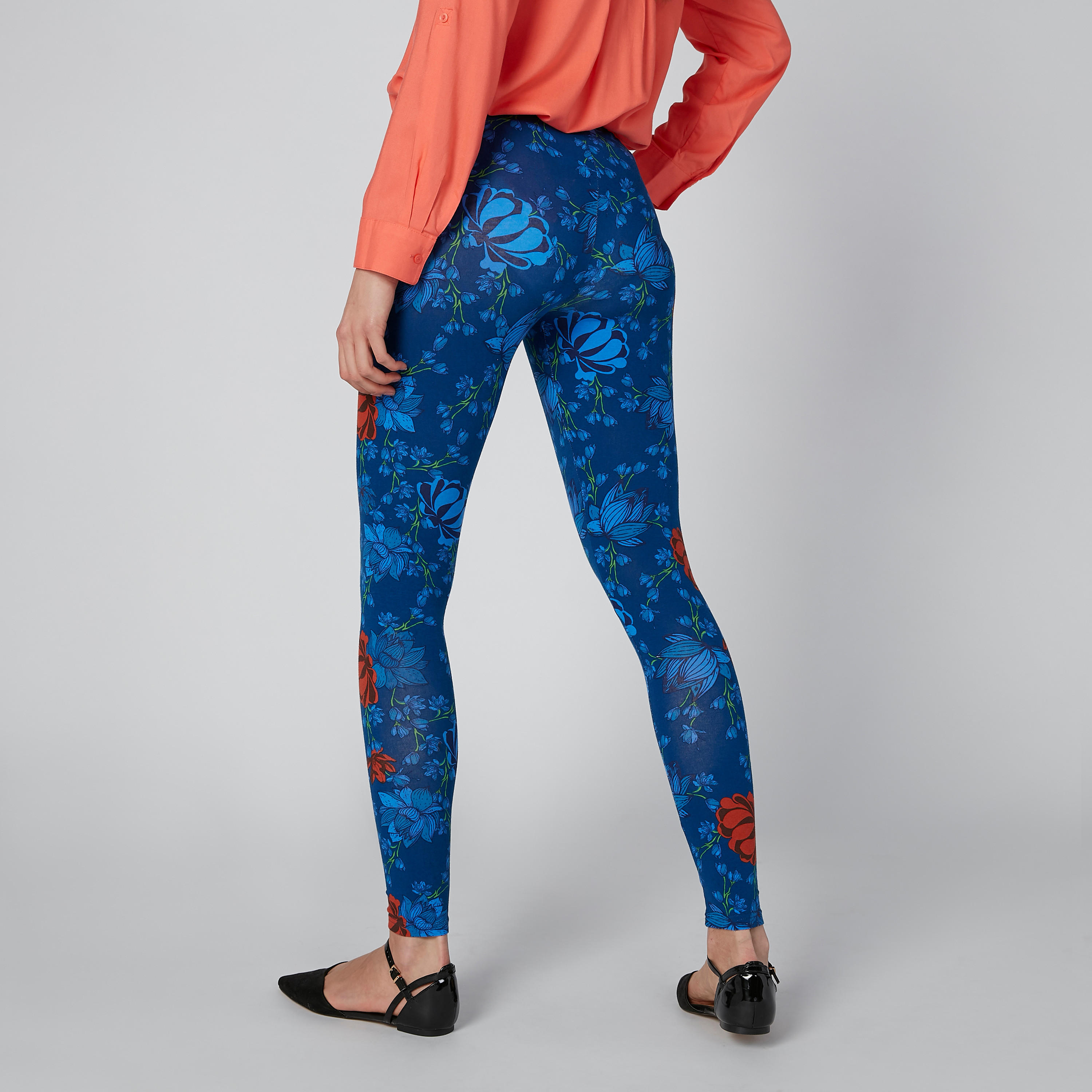 بنطال ليقنز بخصر مطاطي وطبعات-women-clothing-bottoms-leggings-image-2