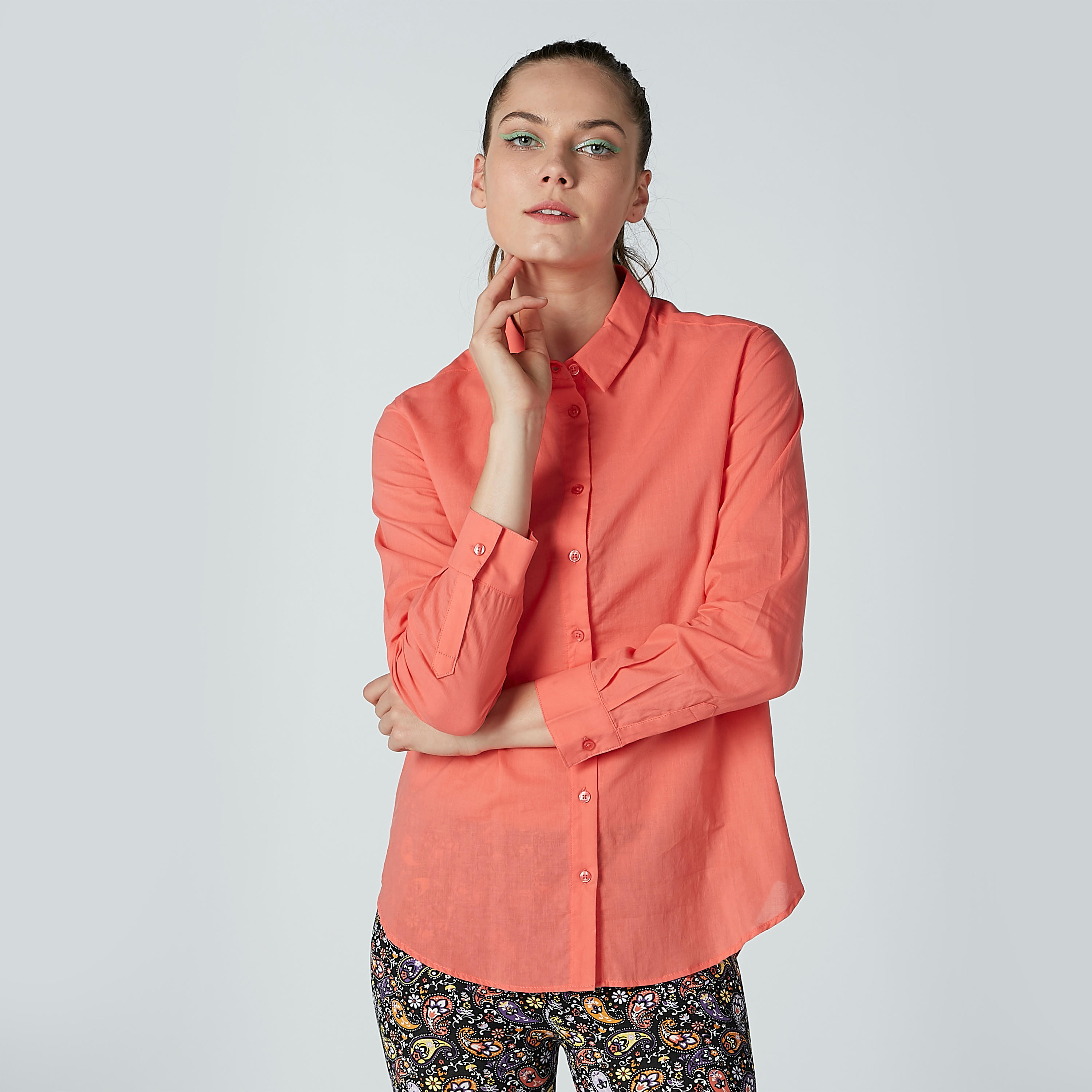 قميص سادة بأكمام طويلة وأزرار-women-clothing-shirtsandblouses-shirts-image-1