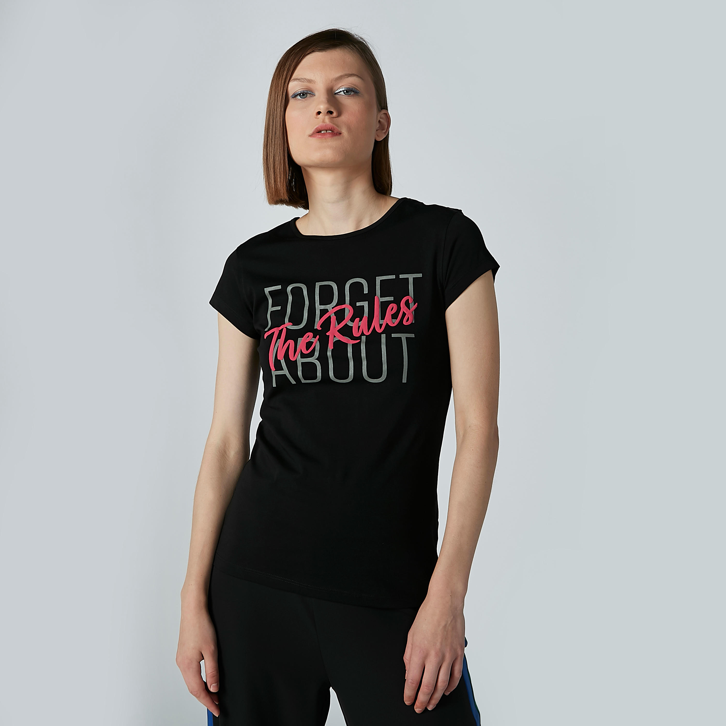 تيشيرت بياقة مستديرة وأكمام كاب وطبعات-women-clothing-tshirts-image-1