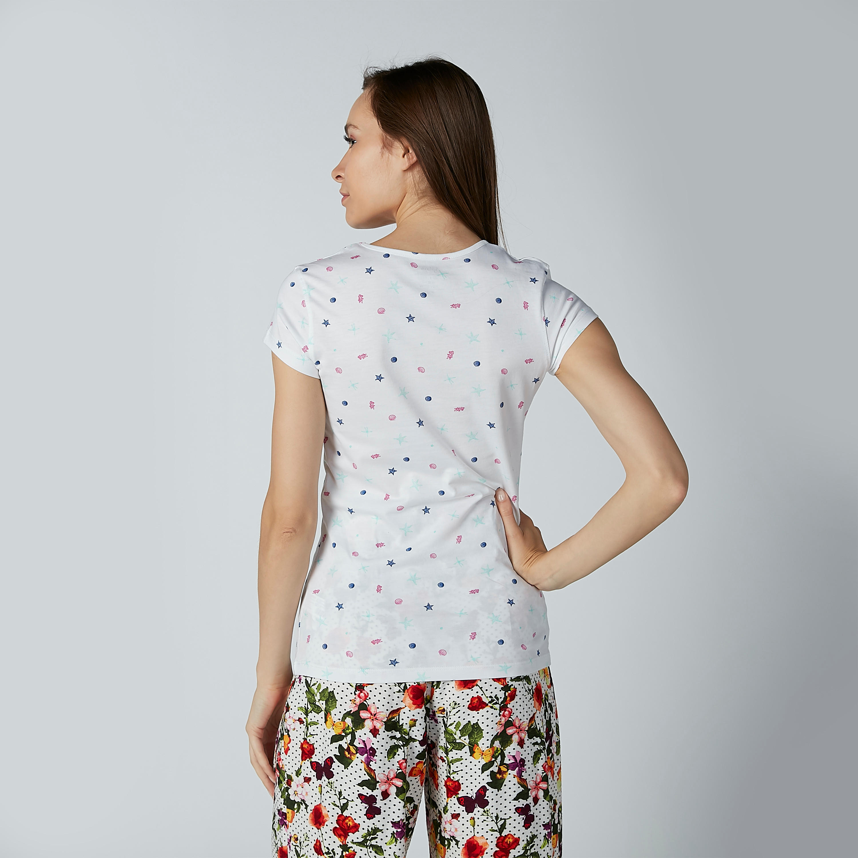 تيشيرت بياقة مستديرة وأكمام كاب وطبعات-women-clothing-tshirts-image-3