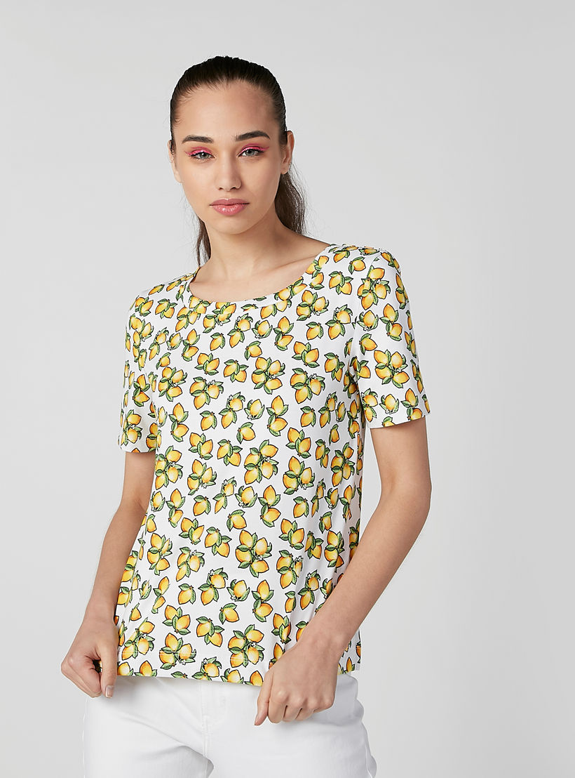 تيشيرت مستدام بقصّة سليم وياقة مستديرة وأكمام قصيرة وطبعات-women-clothing-tshirts-image-2
