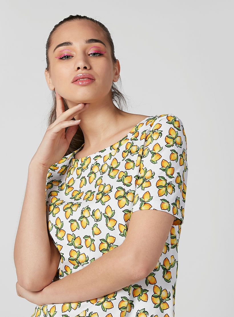 تيشيرت مستدام بقصّة سليم وياقة مستديرة وأكمام قصيرة وطبعات-women-clothing-tshirts-image-4