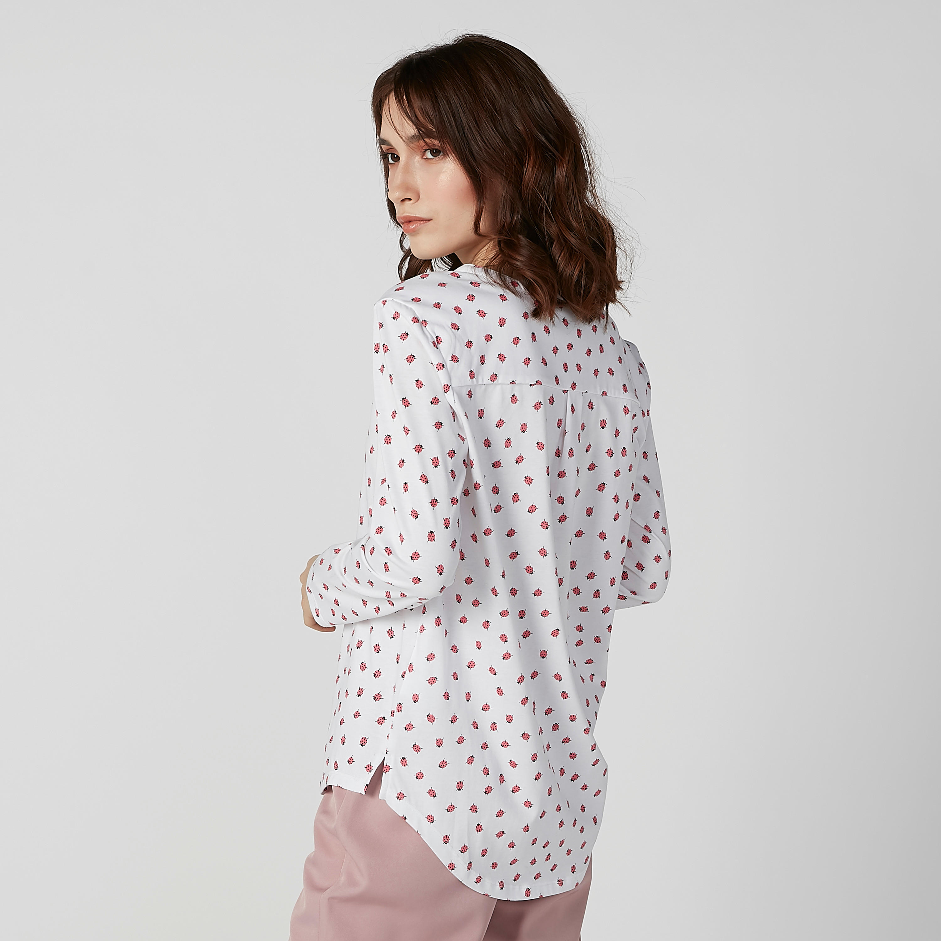 بلوزة مستدامة سليم بياقة V وأكمام طويلة -women-clothing-shirtsandblouses-blouses-image-2