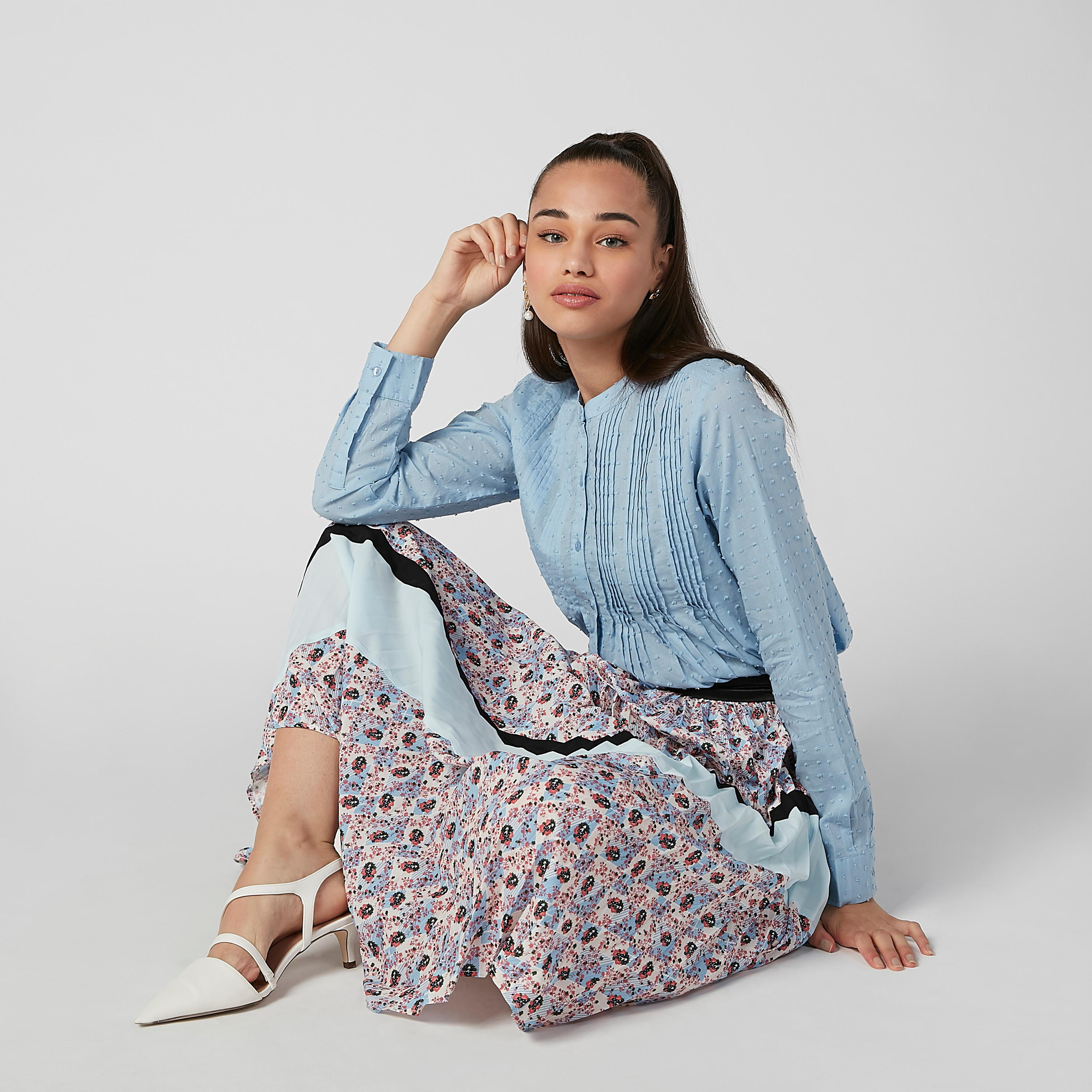 بلوزة مستدامة بارزة الملمس بياقة ماندارين وأكمام طويلة-women-clothing-shirtsandblouses-blouses-image-1