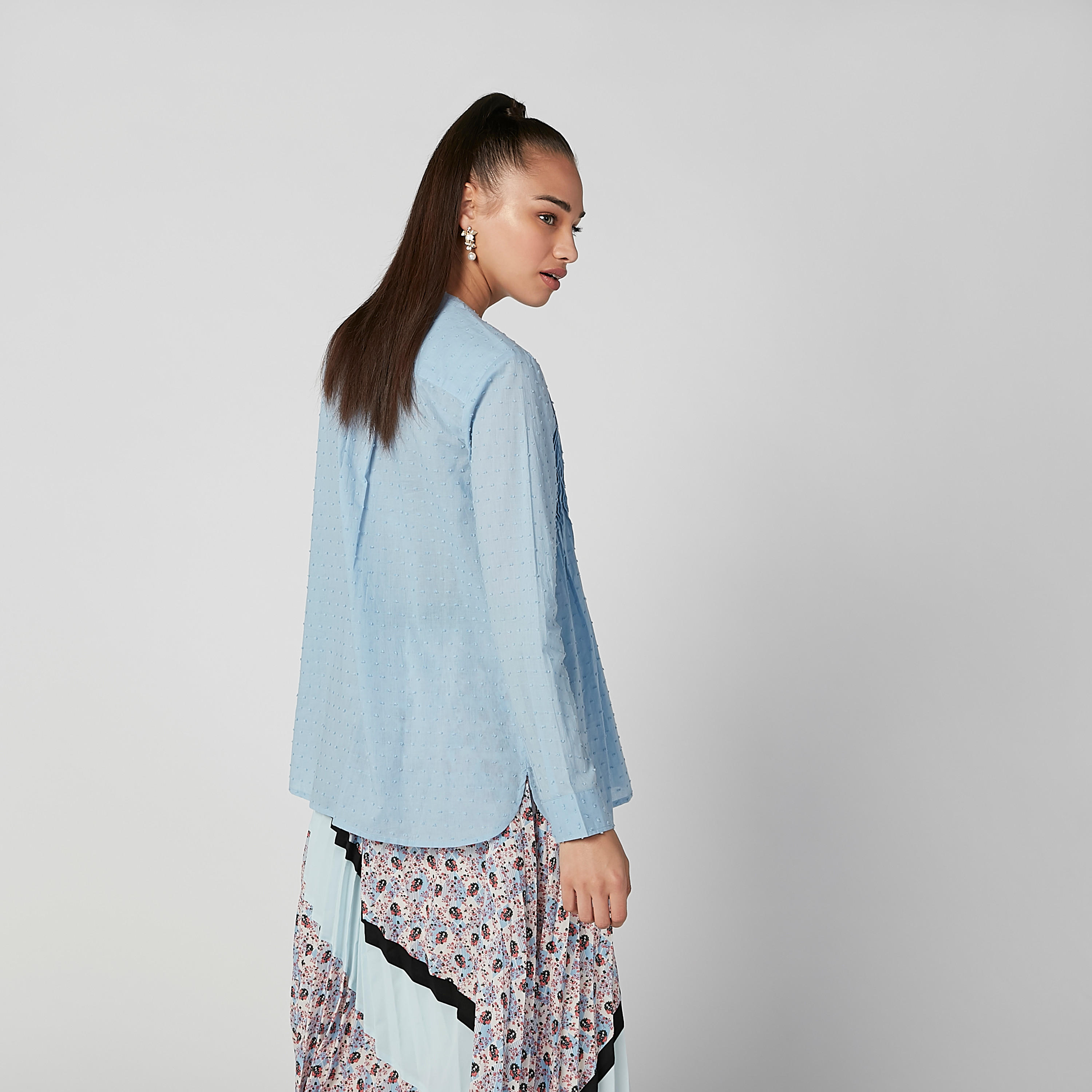 بلوزة مستدامة بارزة الملمس بياقة ماندارين وأكمام طويلة-women-clothing-shirtsandblouses-blouses-image-3