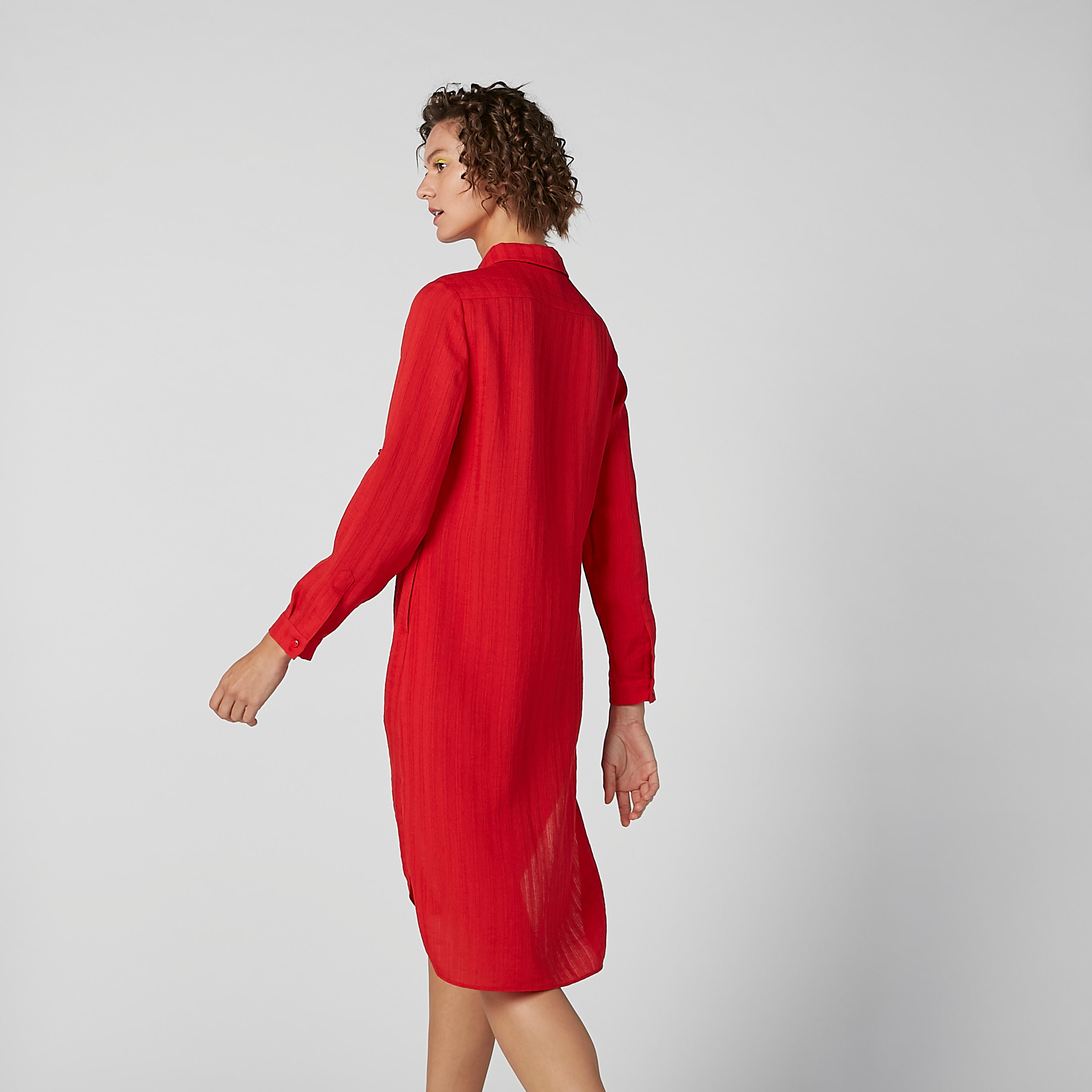 فستان قميص بارز الملمس بأكمام طويلة وحوّاف غير مستوية-women-clothing-dresses-image-4