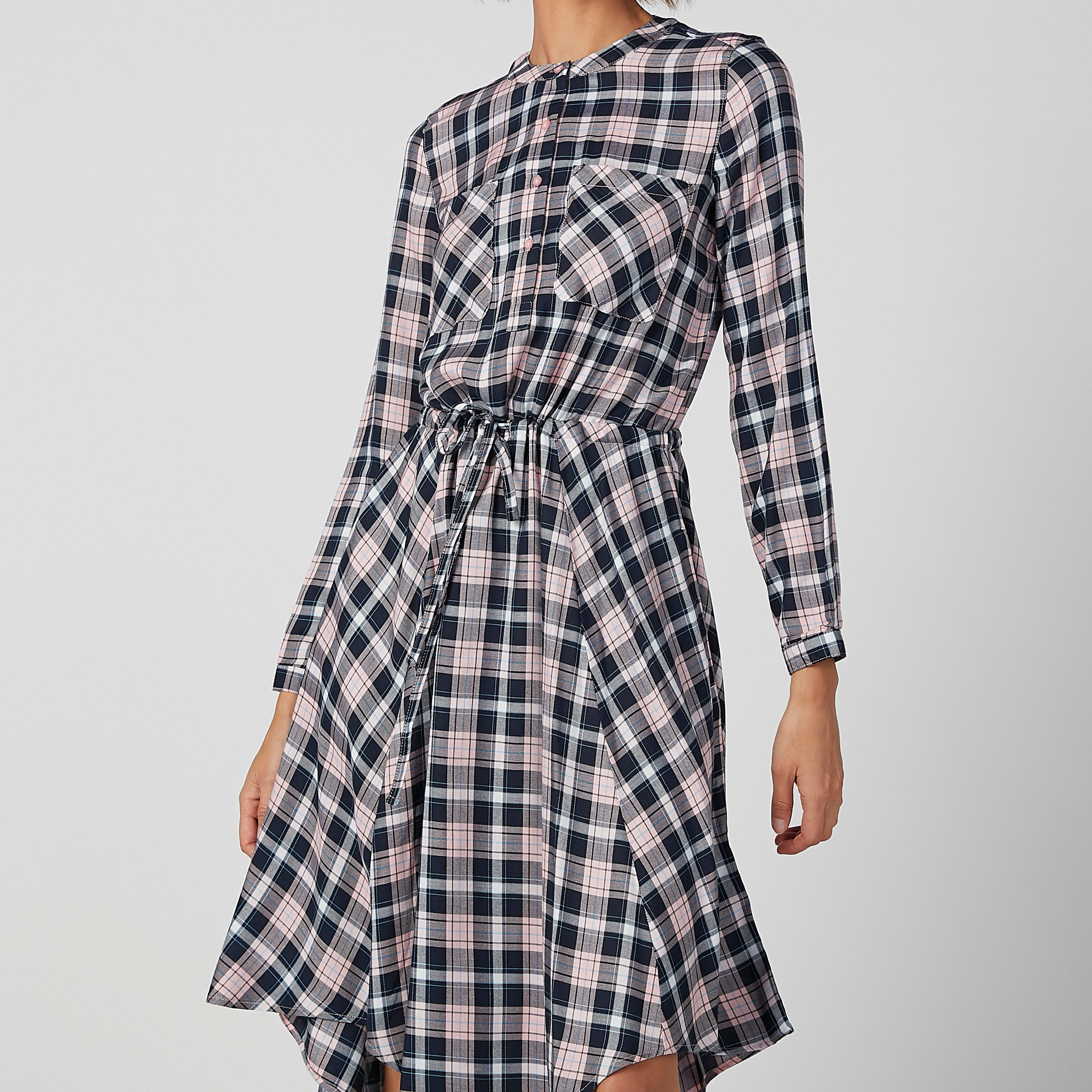 فستان كاروهات متوسط الطول بأكمام طويلة وحواف غير مستوية-women-clothing-dresses-image-6