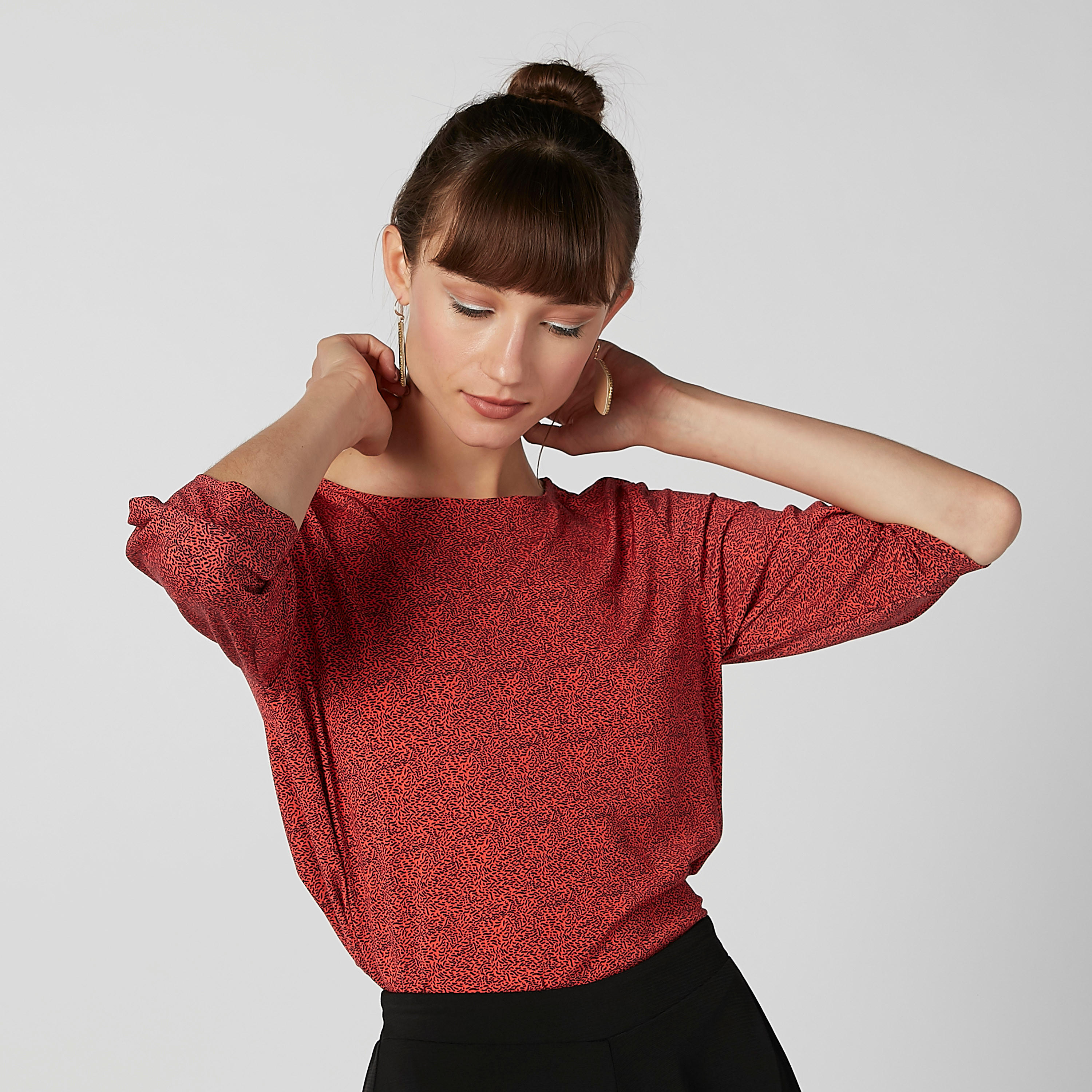 بلوزة سليم بياقة قارب وأكمام 3/4 وطبعات-women-clothing-shirtsandblouses-blouses-image-1