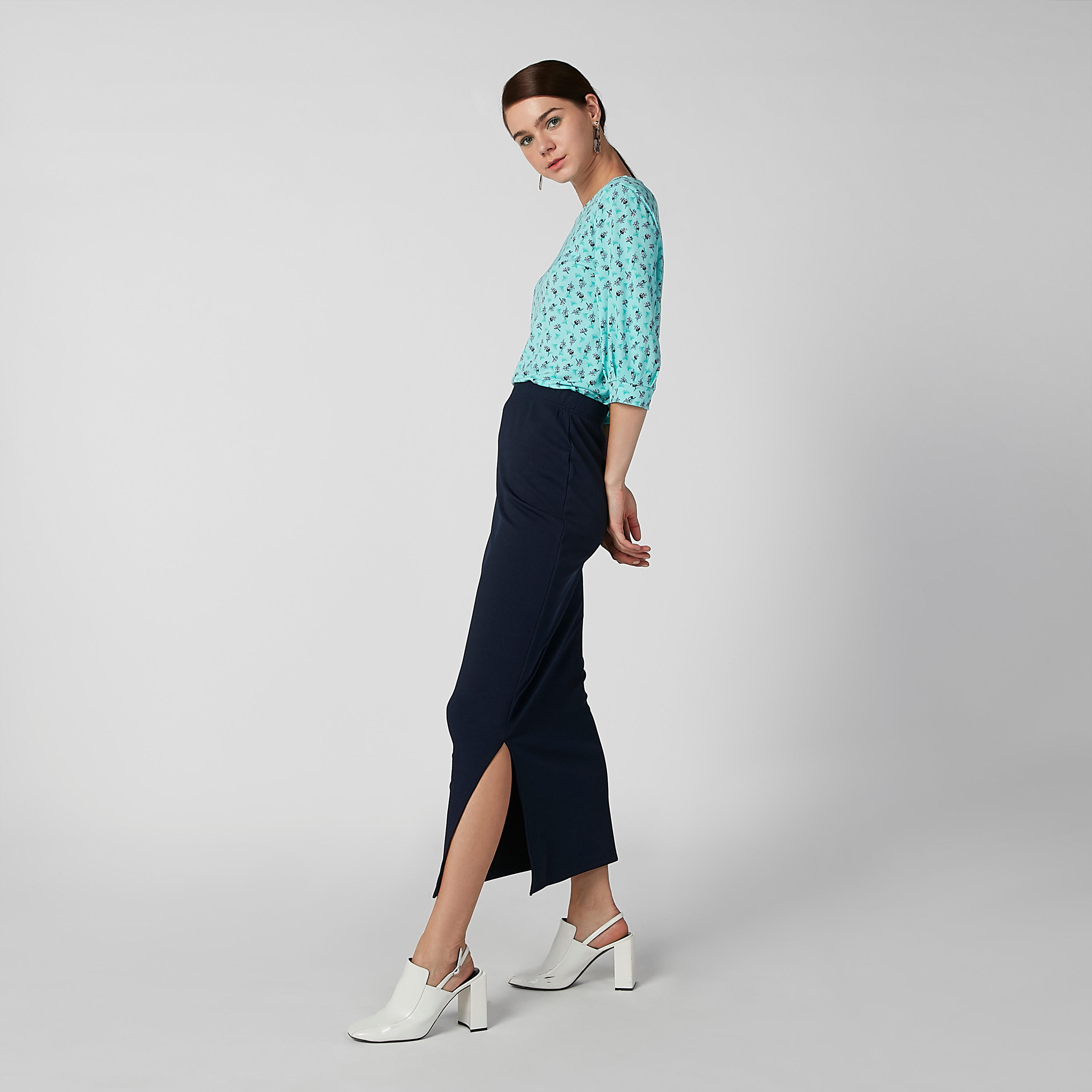 بلوزة سليم بياقة قارب وأكمام 3/4 وطبعات-women-clothing-shirtsandblouses-blouses-image-2