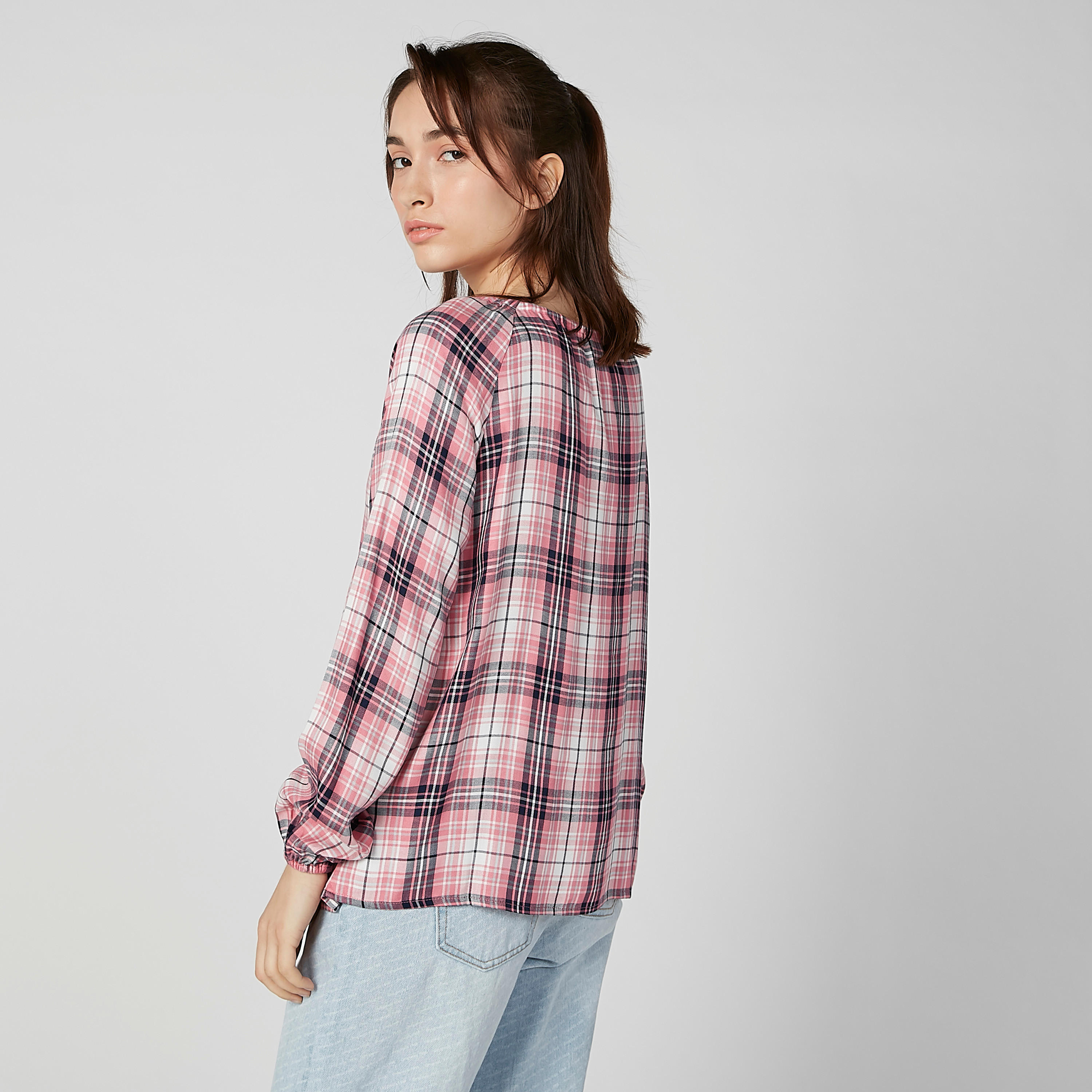 بلوزة كاروهات بياقة مستديرة وأكمام طويلة-women-clothing-shirtsandblouses-blouses-image-3