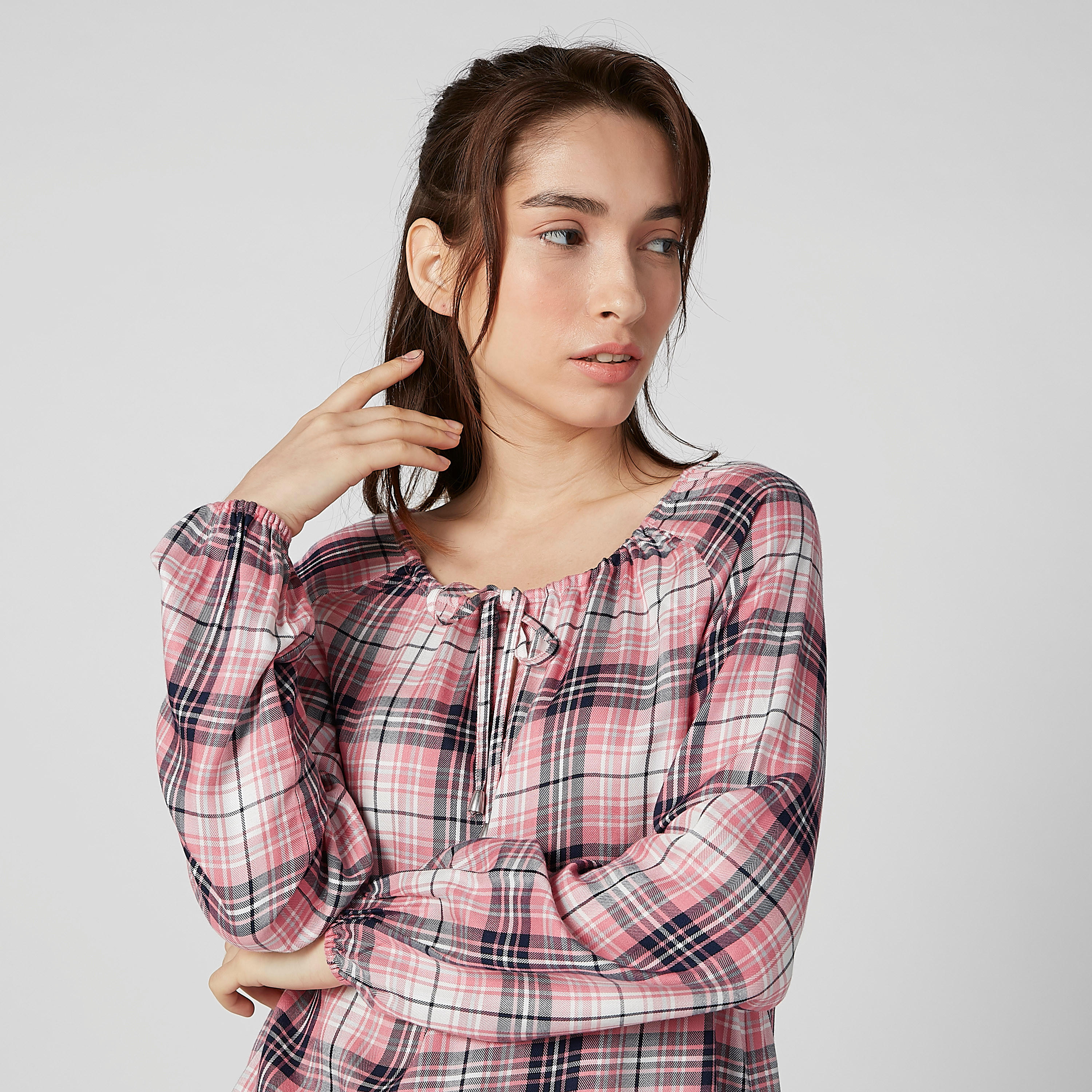 بلوزة كاروهات بياقة مستديرة وأكمام طويلة-women-clothing-shirtsandblouses-blouses-image-4