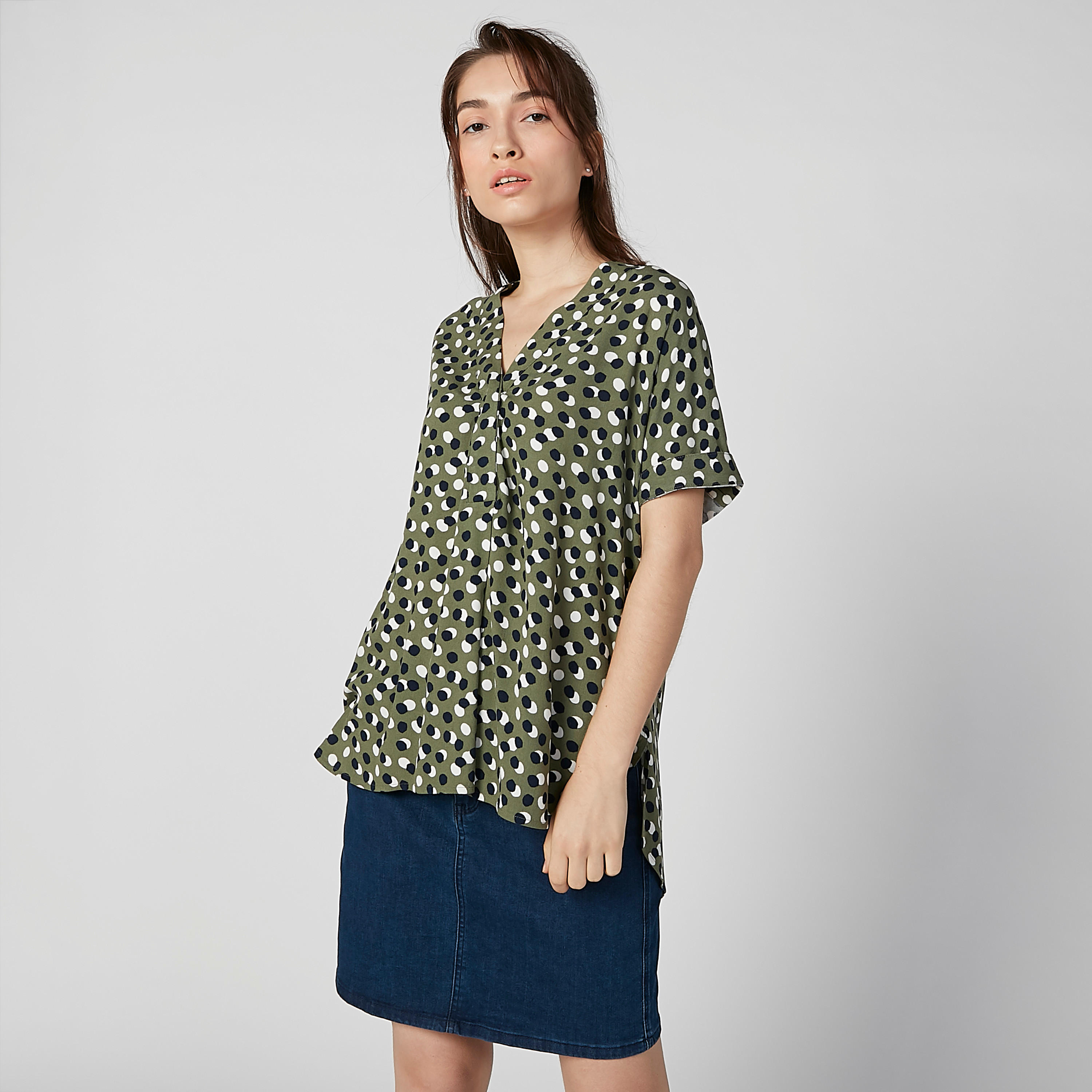 بلوزة بياقة V وحوّاف غير مستوية وطبعات-women-clothing-shirtsandblouses-blouses-image-2