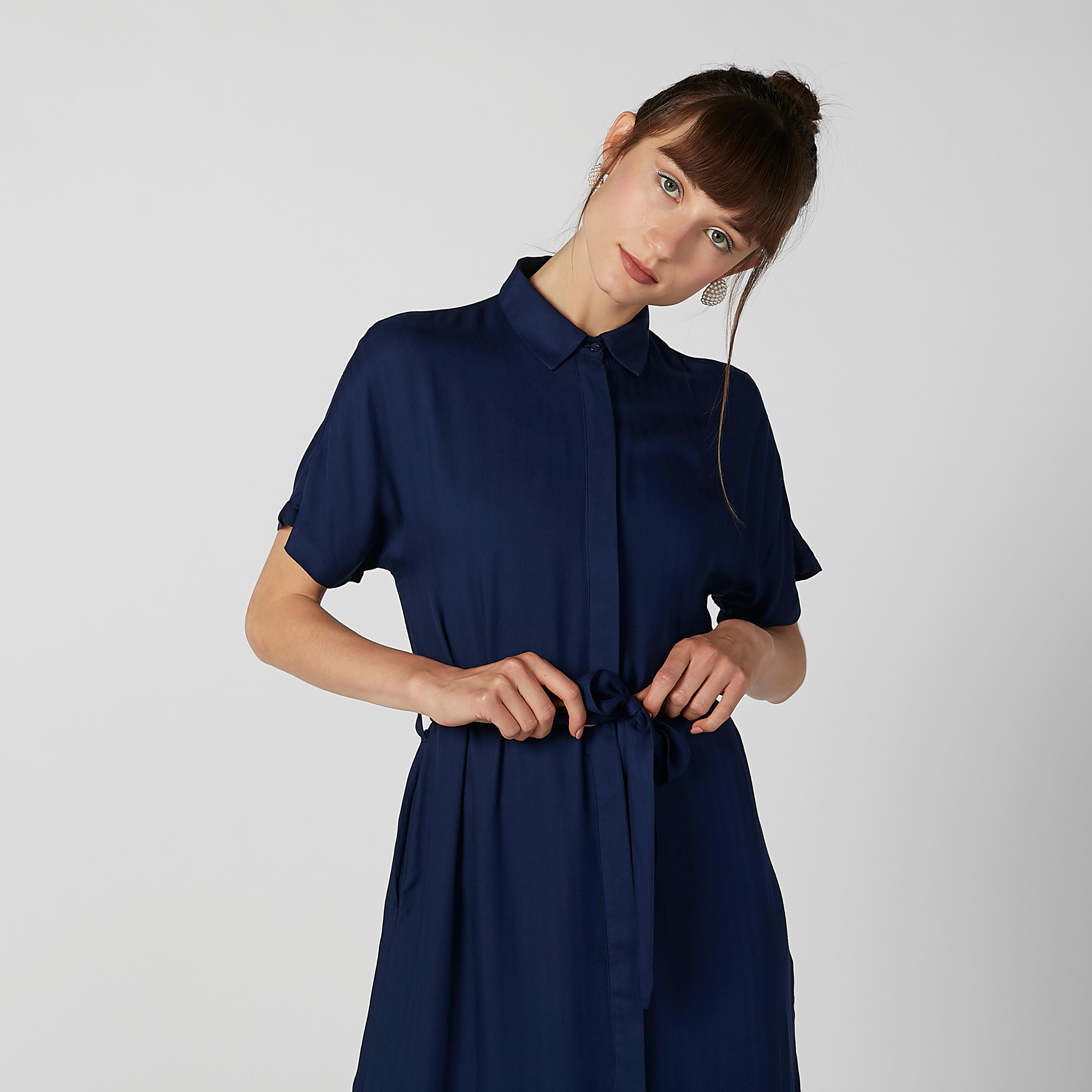فستان قميص مستدام قصير سادة بياقة عاديّة وأربطة -women-clothing-dresses-image-3