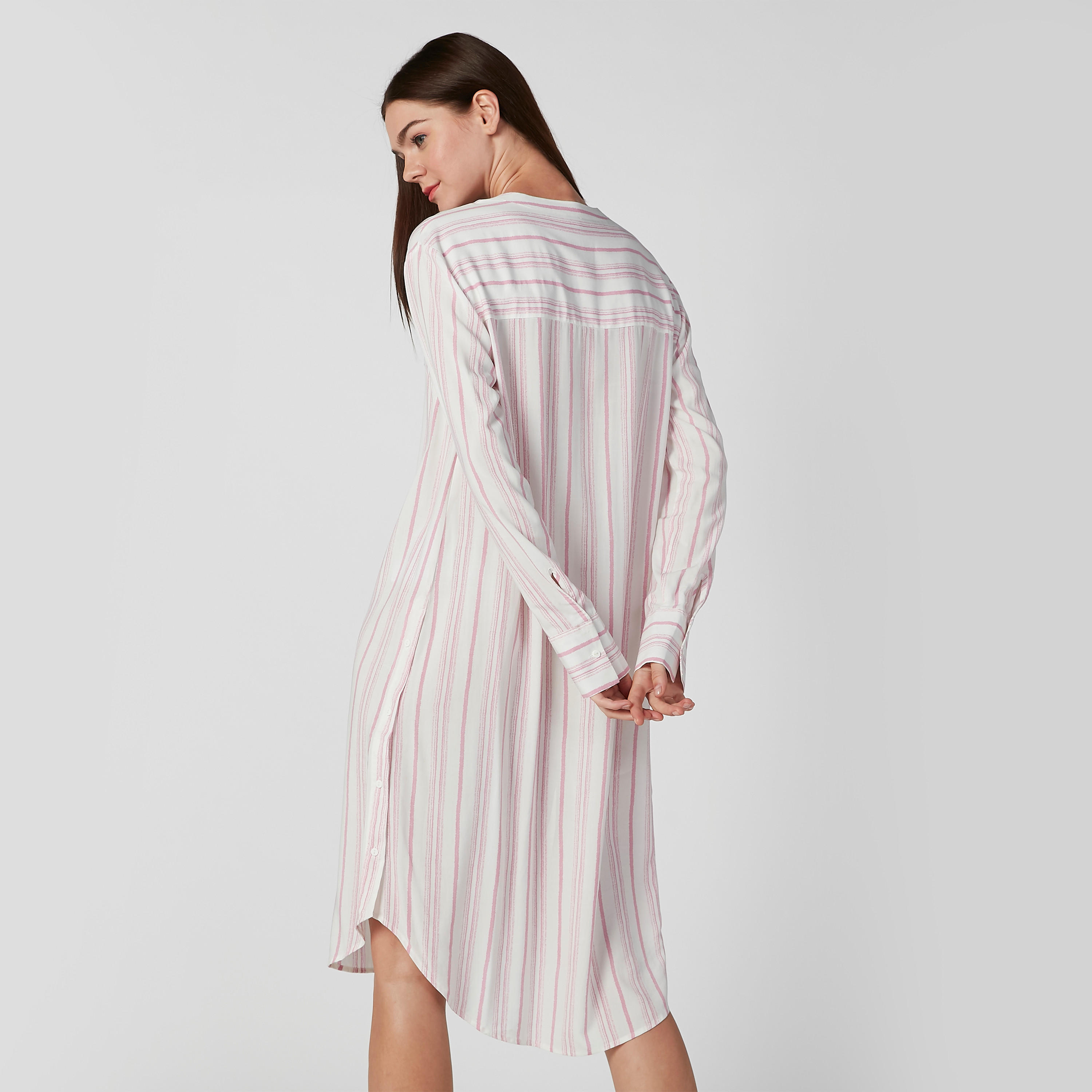 فستان قميص مقلّم متوسط الطول بأكمام طويلة وأزرار-women-clothing-dresses-image-3