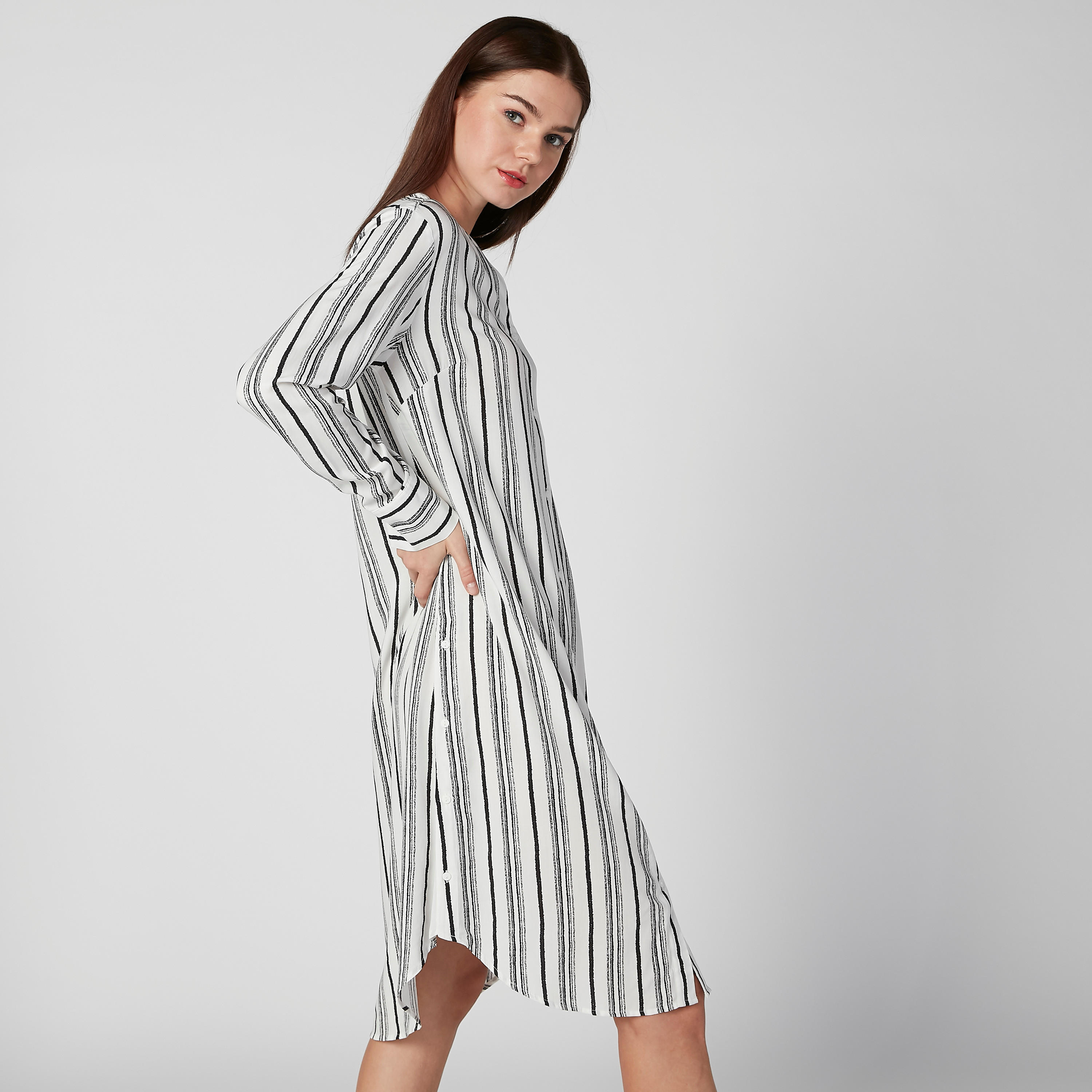 فستان قميص مقلّم متوسط الطول بأكمام طويلة وأزرار-women-clothing-dresses-image-3