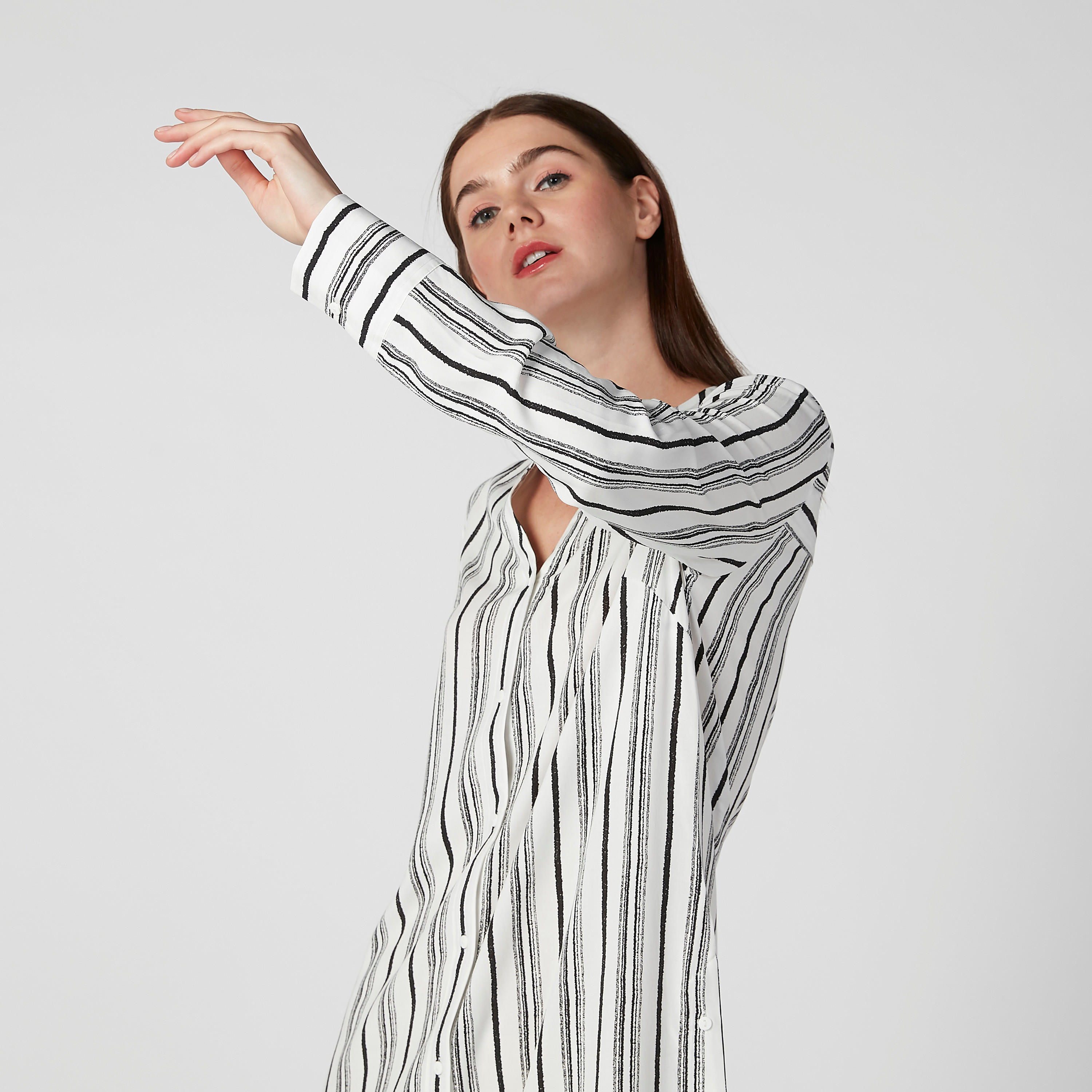 فستان قميص مقلّم متوسط الطول بأكمام طويلة وأزرار-women-clothing-dresses-image-4