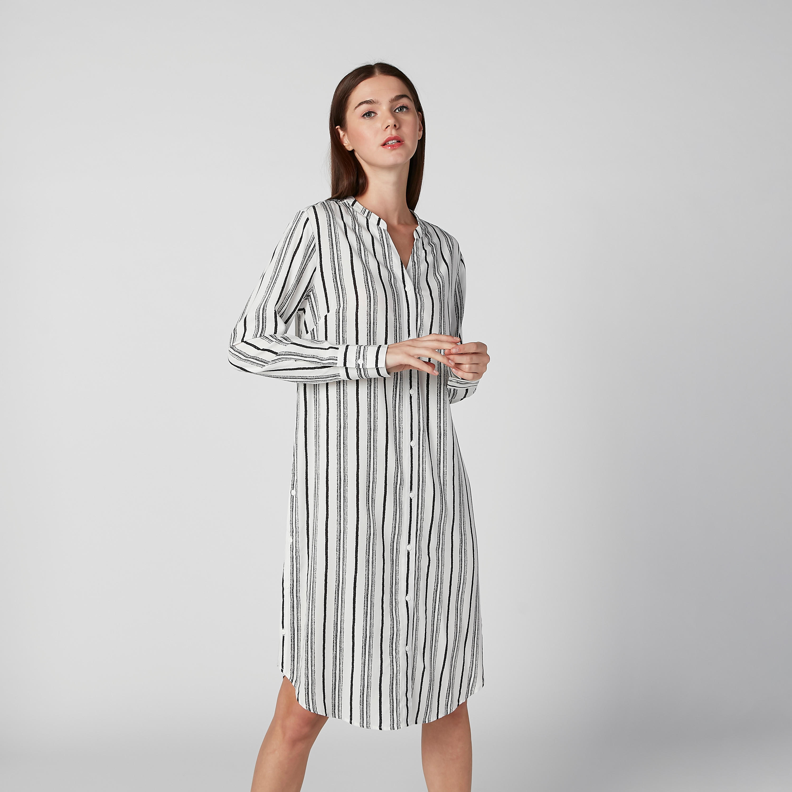 فستان قميص مقلّم متوسط الطول بأكمام طويلة وأزرار-women-clothing-dresses-image-1