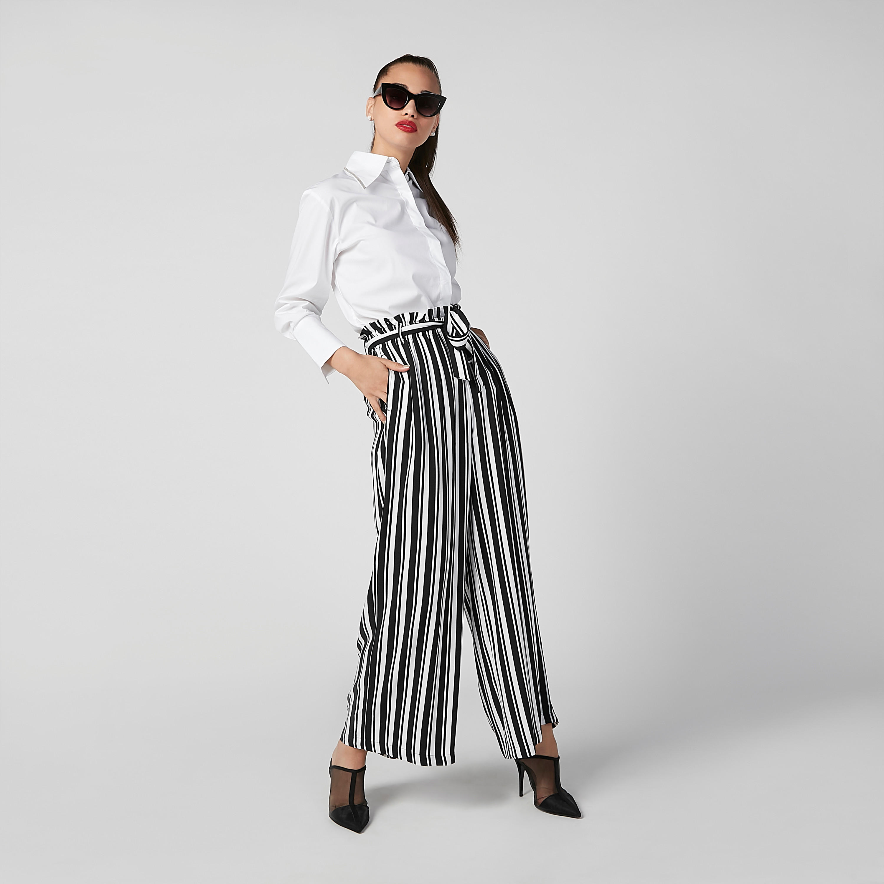 بنطال بالازو طويل مقلّم بأربطة وجيوب-women-clothing-bottoms-trousers-image-2