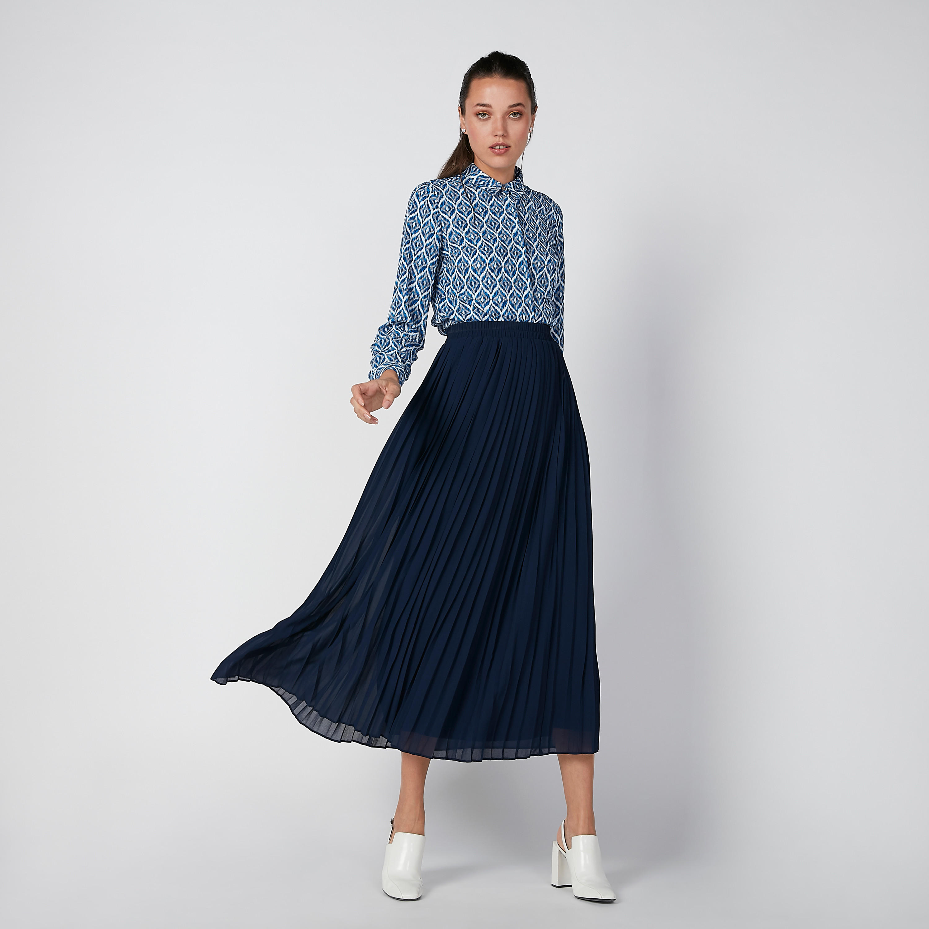 تنورة إيه لاين بخصر مطاطي وثنيات-women-clothing-bottoms-skirts-image-1