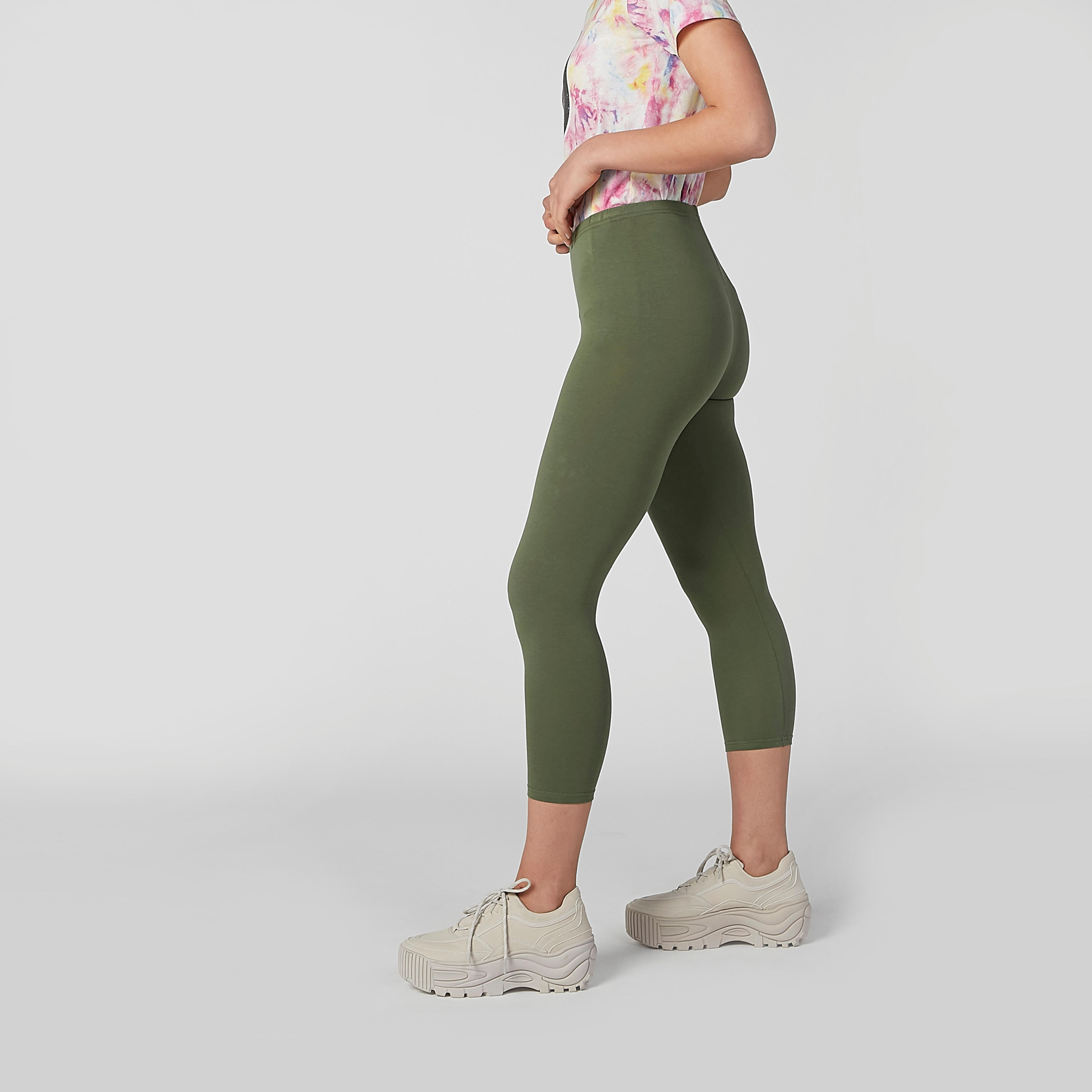 بنطال ليقنز سادة بطول 3/4 بخصر مطّاطي-women-clothing-bottoms-leggings-image-5